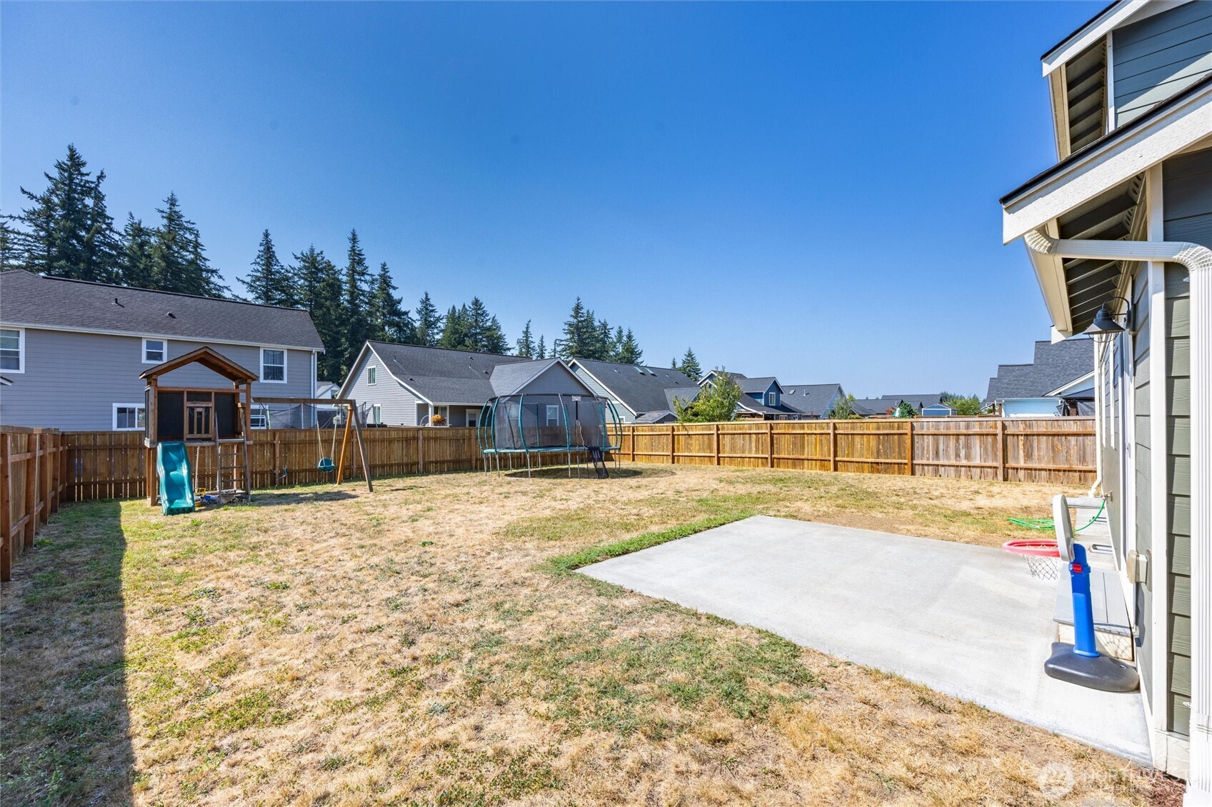 2044 Brome Street Property Photo 34