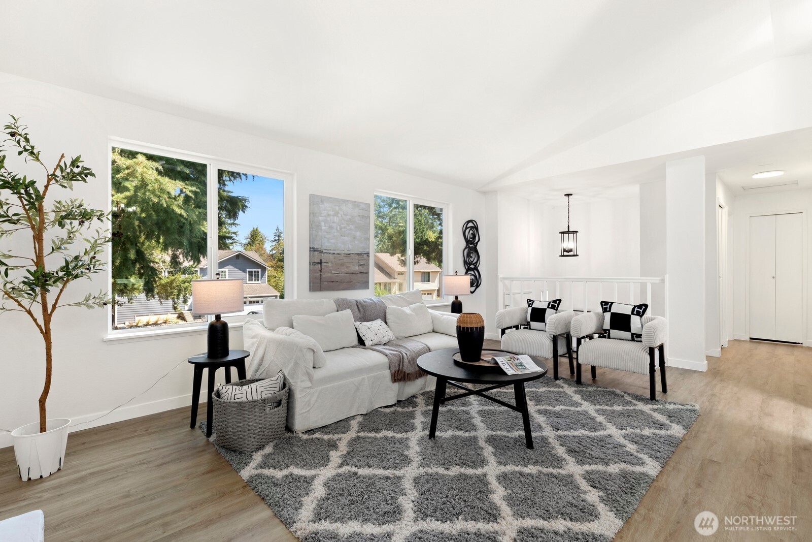 1725 211th Place Property Photo 4