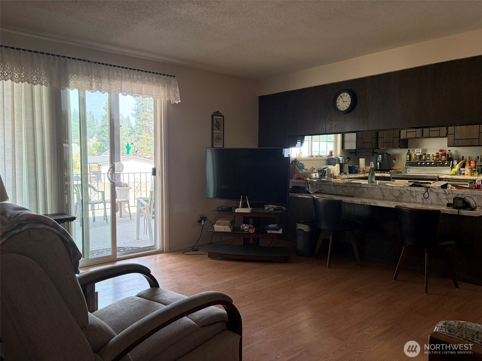 499 W 9th Street Property Photo 10