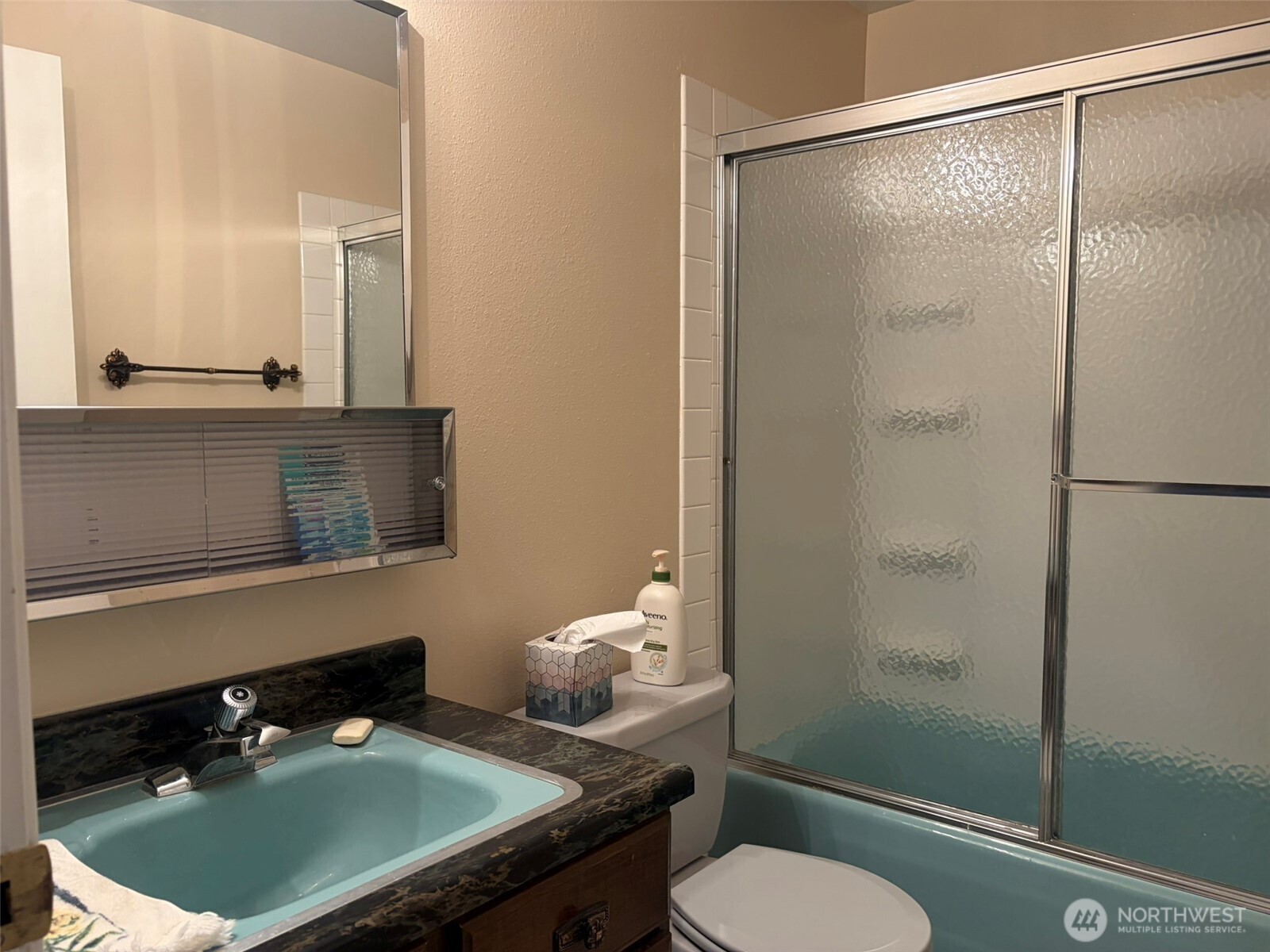 499 W 9th Street Property Photo 13