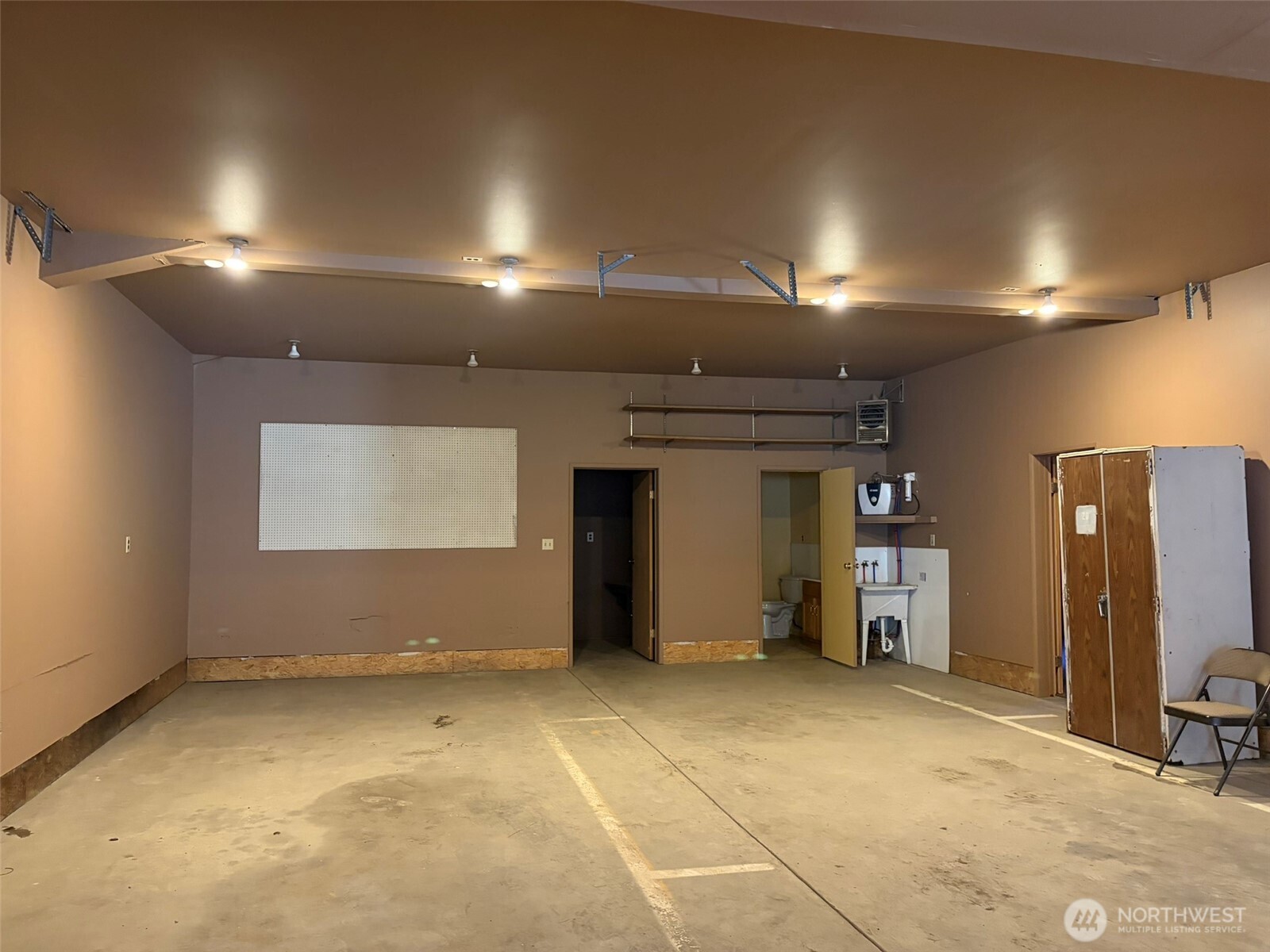 499 W 9th Street Property Photo 33
