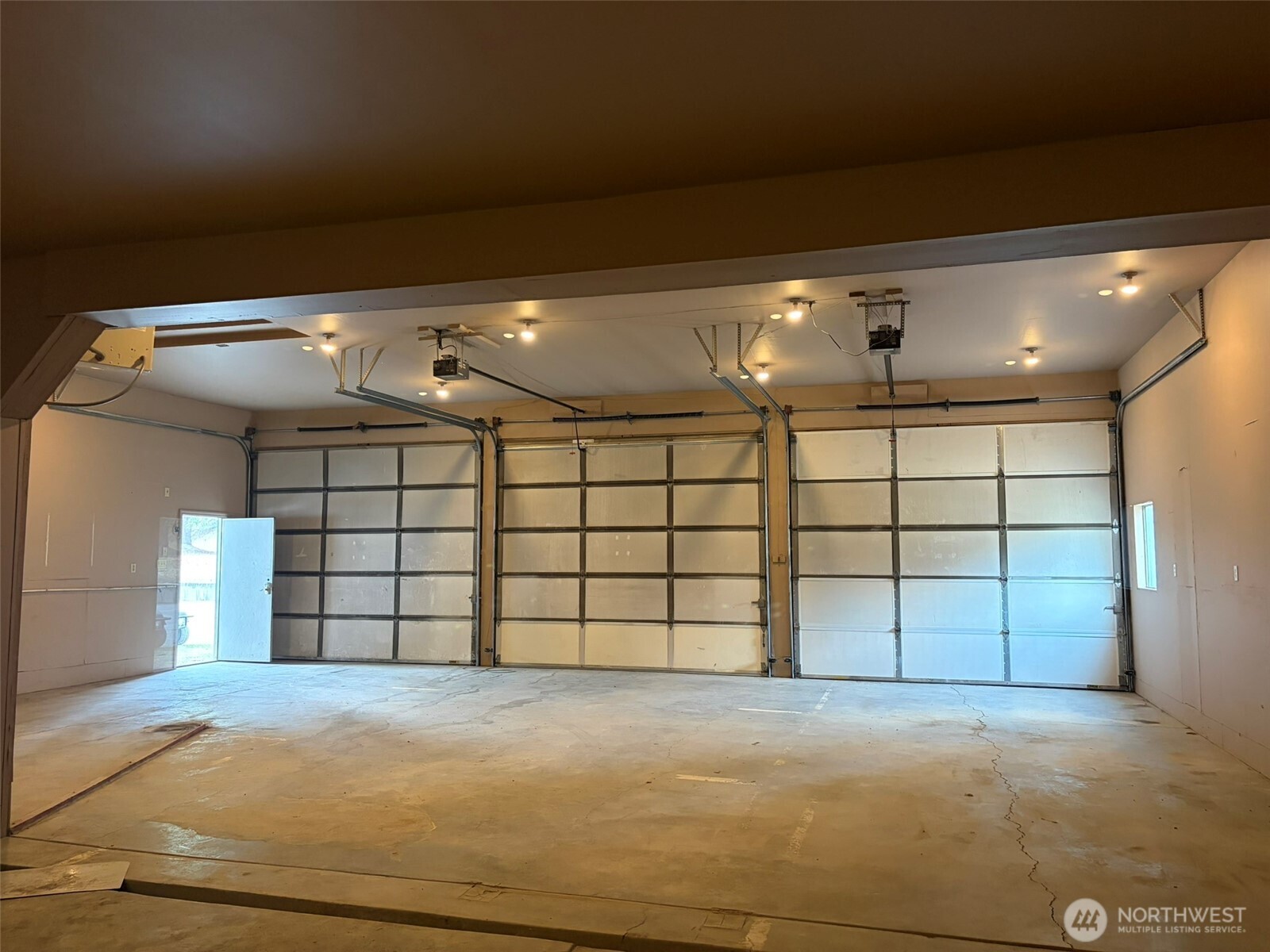 499 W 9th Street Property Photo 37