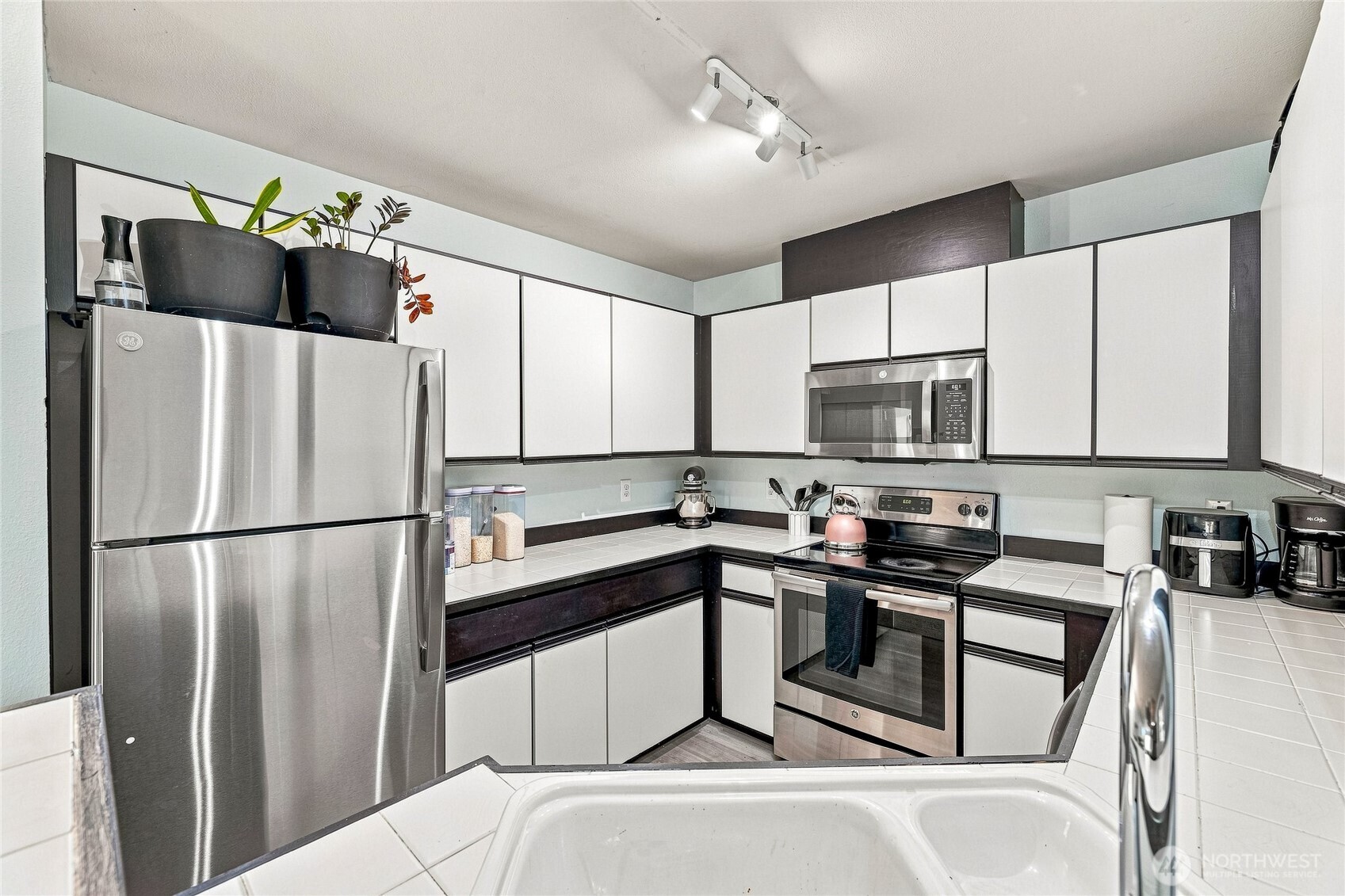 9210 Market Place G102 Property Photo 5