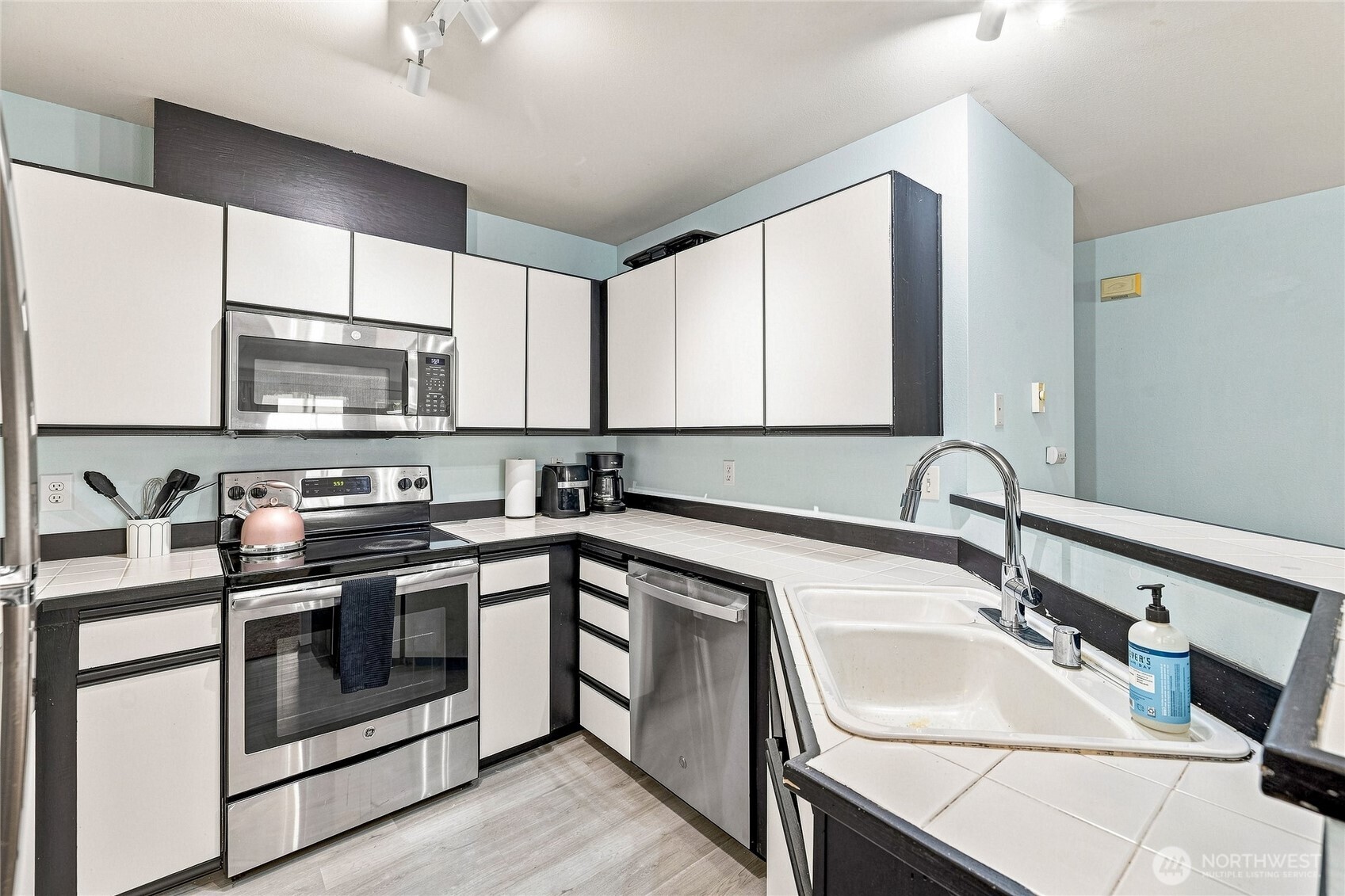 9210 Market Place G102 Property Photo 6