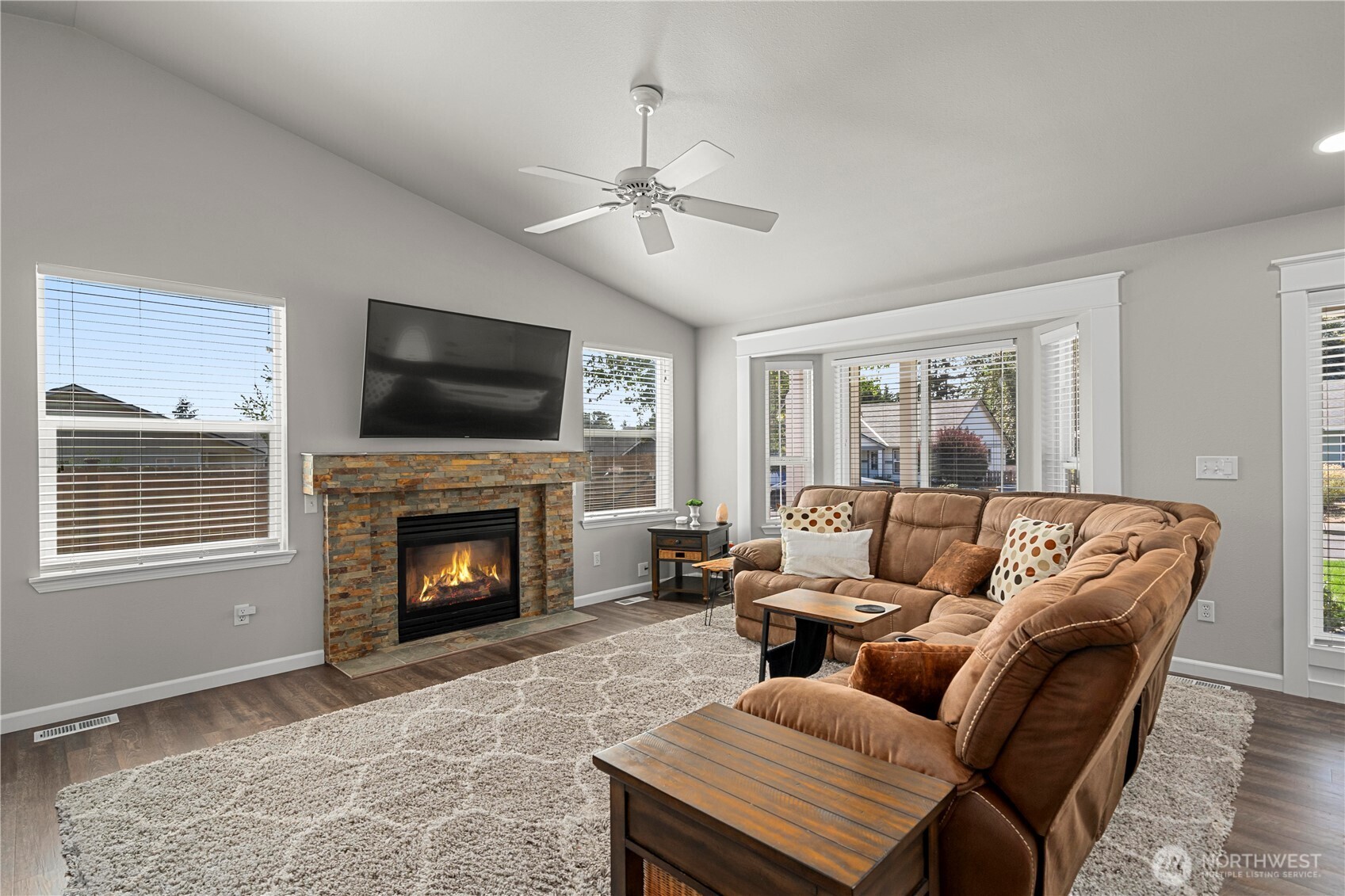 2306 Gary Court Property Photo 4