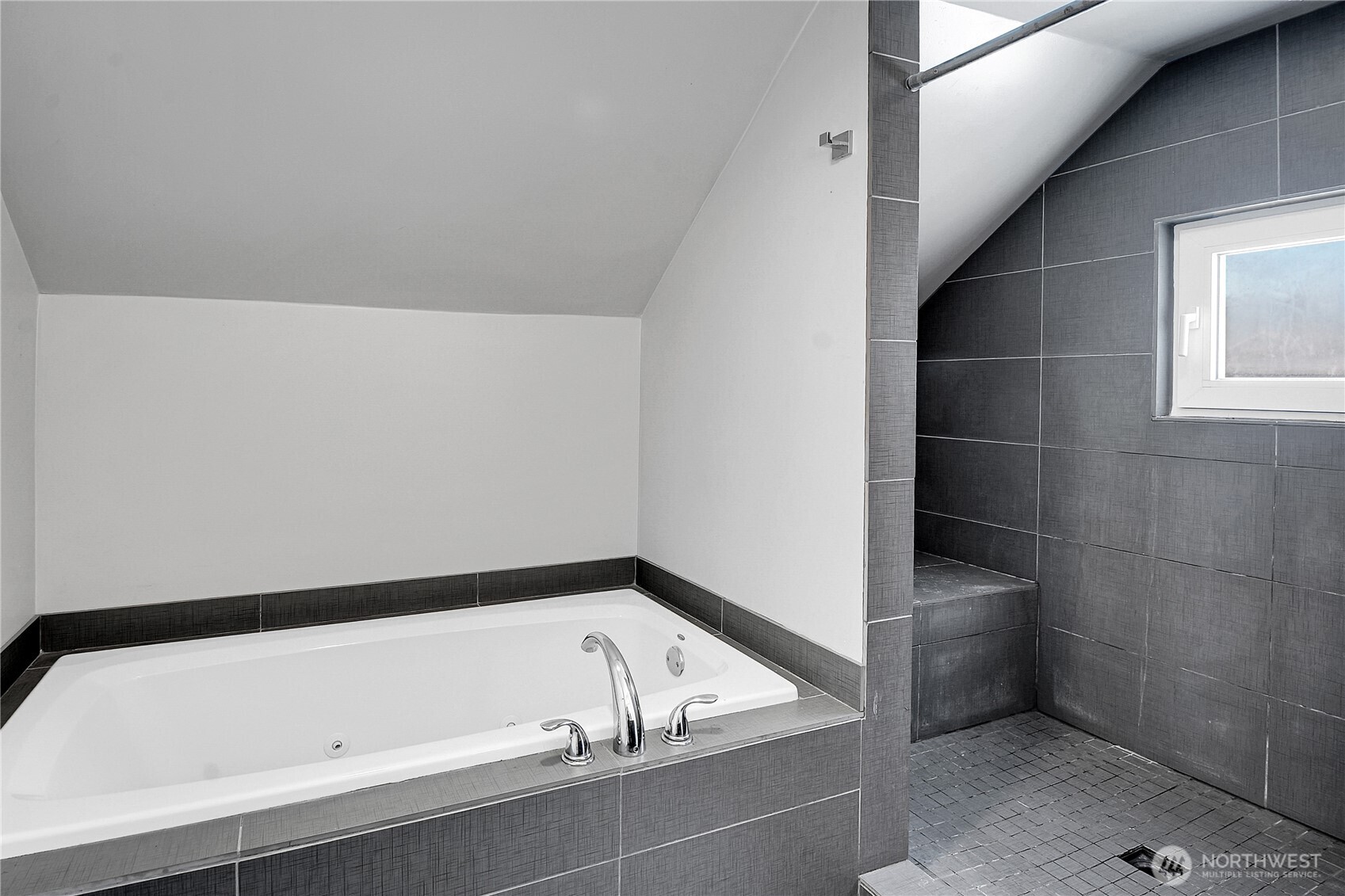 544 S Morris Avenue Property Photo 13