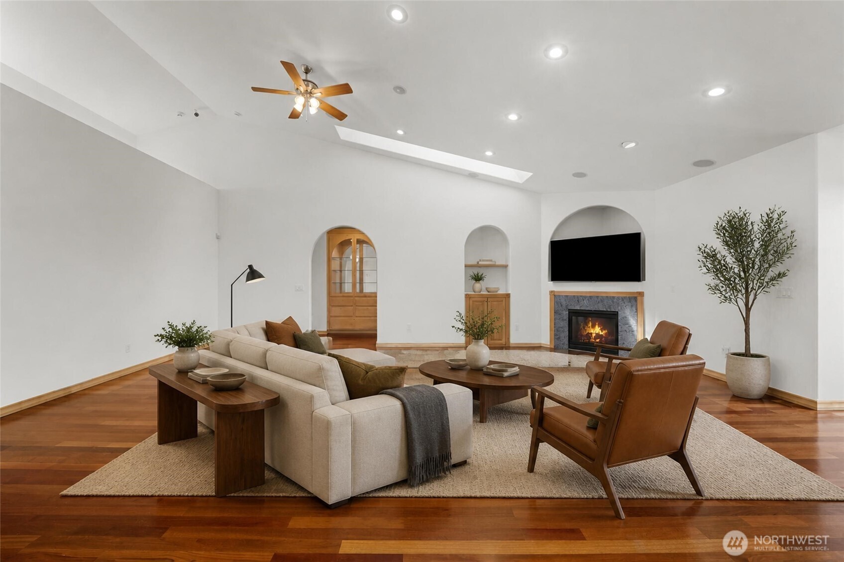 9216 Milburn Loop Property Photo 4