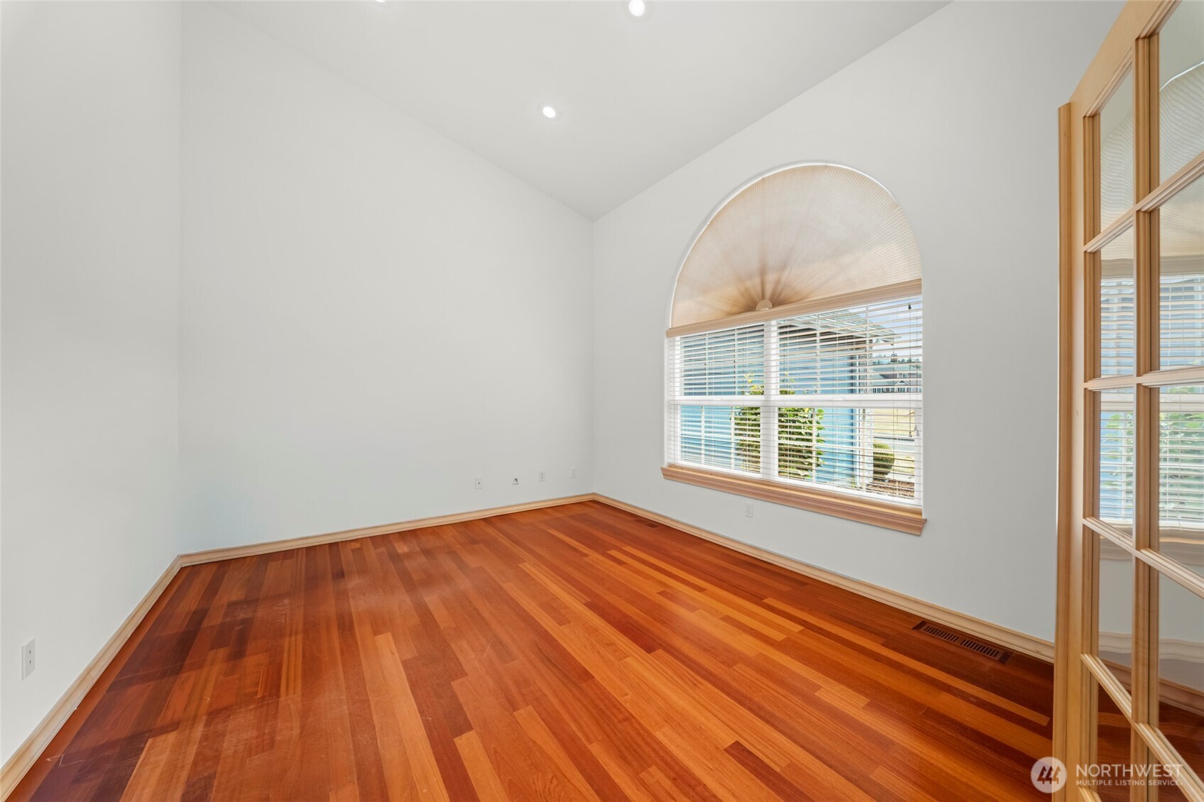 9216 Milburn Loop Property Photo 6