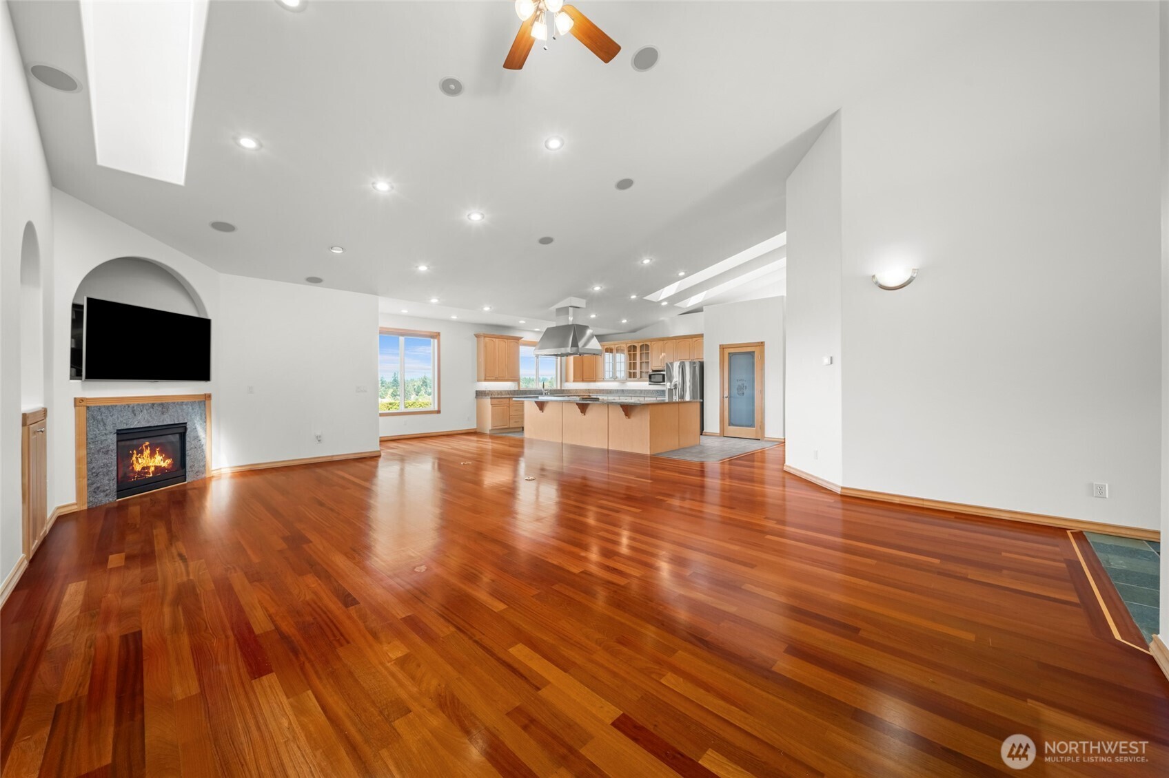 9216 Milburn Loop Property Photo 8