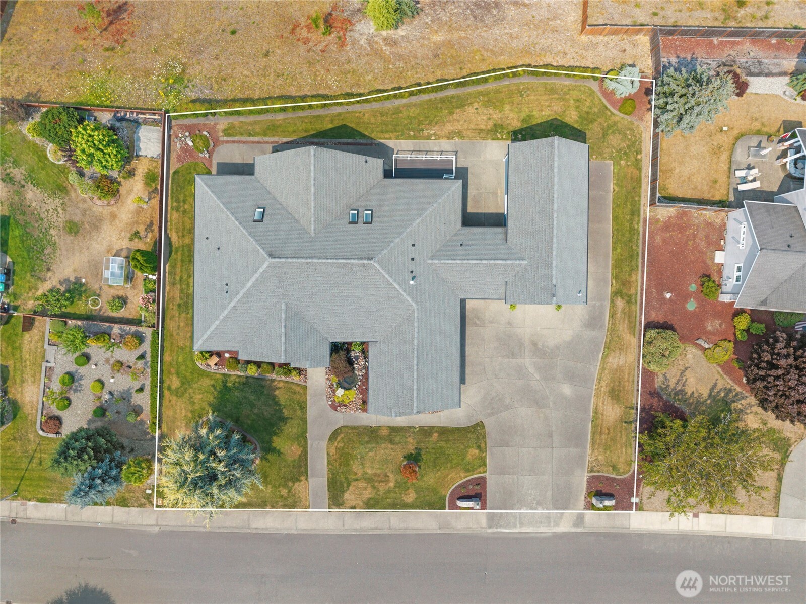 9216 Milburn Loop Property Photo 38