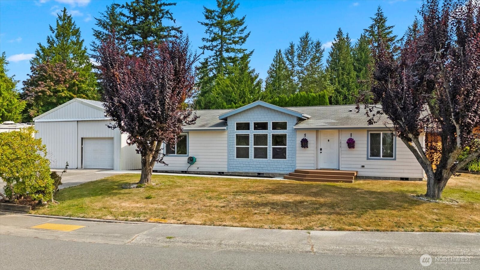 1217 89th Avenue Property Photo 2