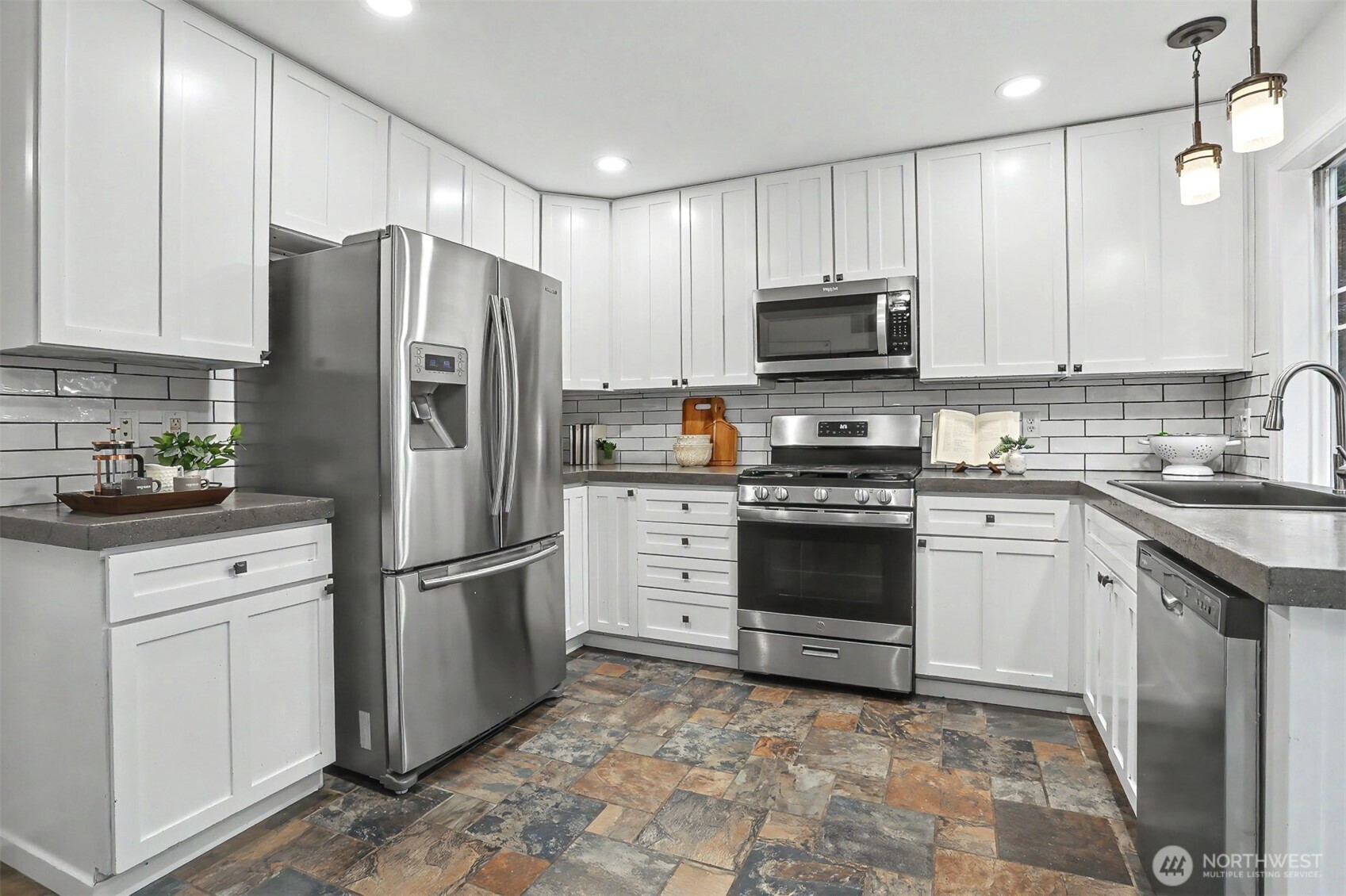 14115 47th Drive Property Photo 9