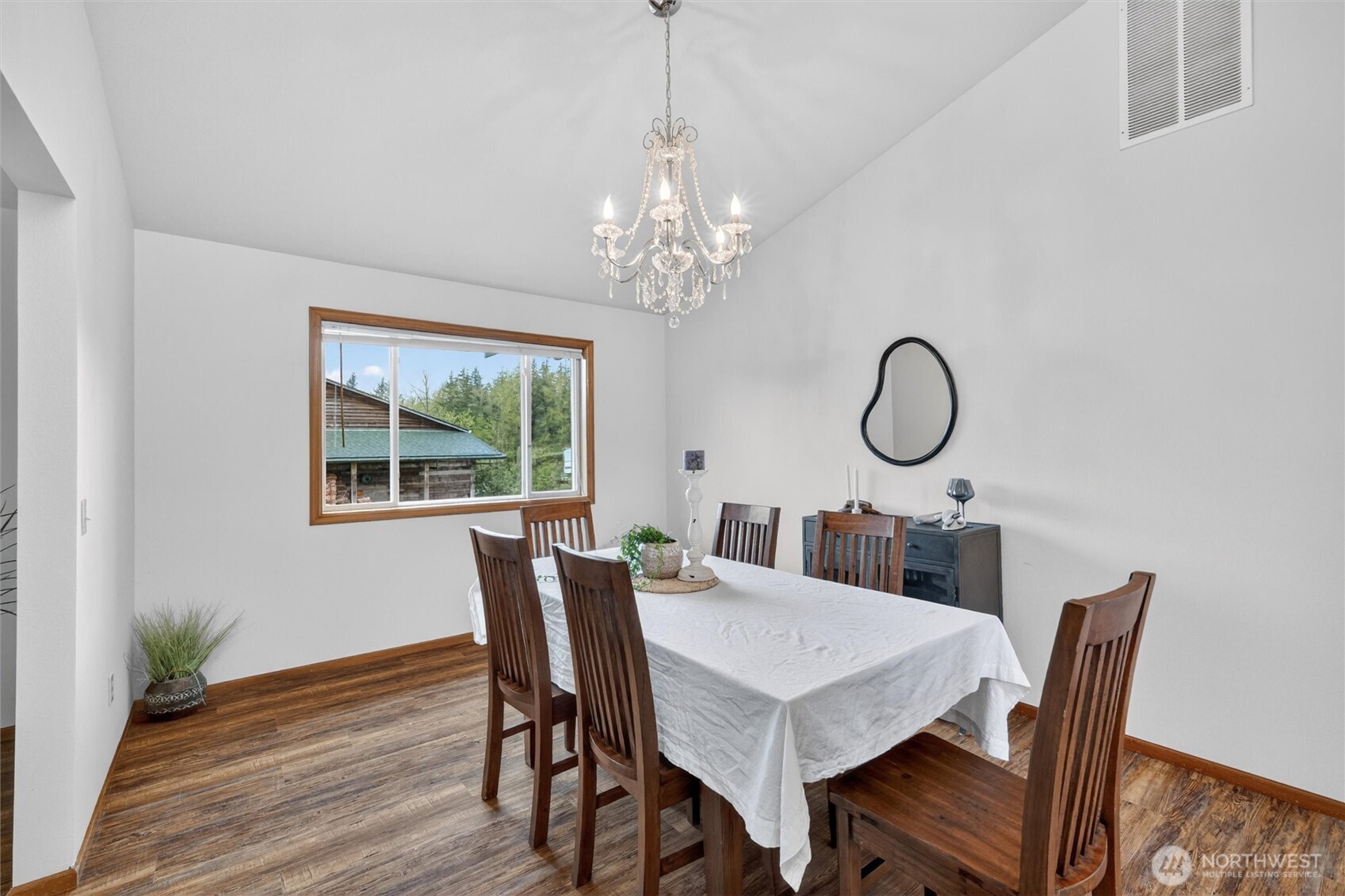 5581 Mission Road Property Photo 6