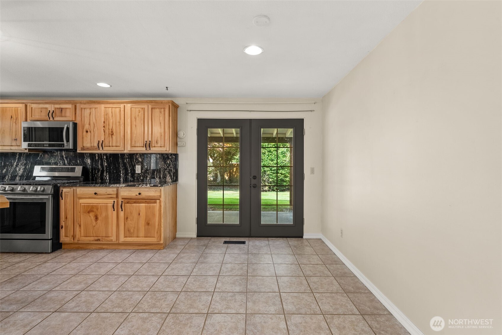 2011 Baker Terrace Property Photo 11