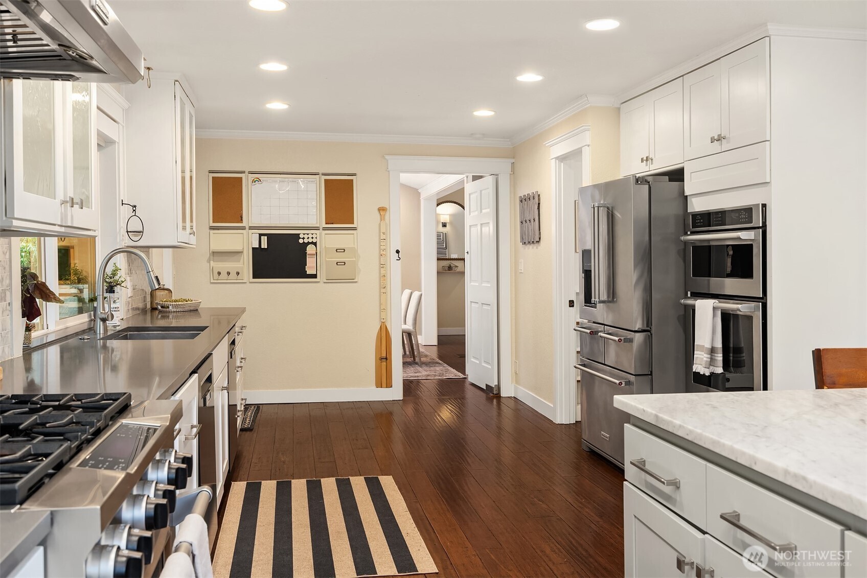 1542 10th Place Property Photo 12