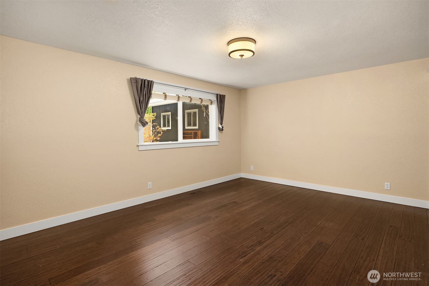 1542 10th Place Property Photo 24