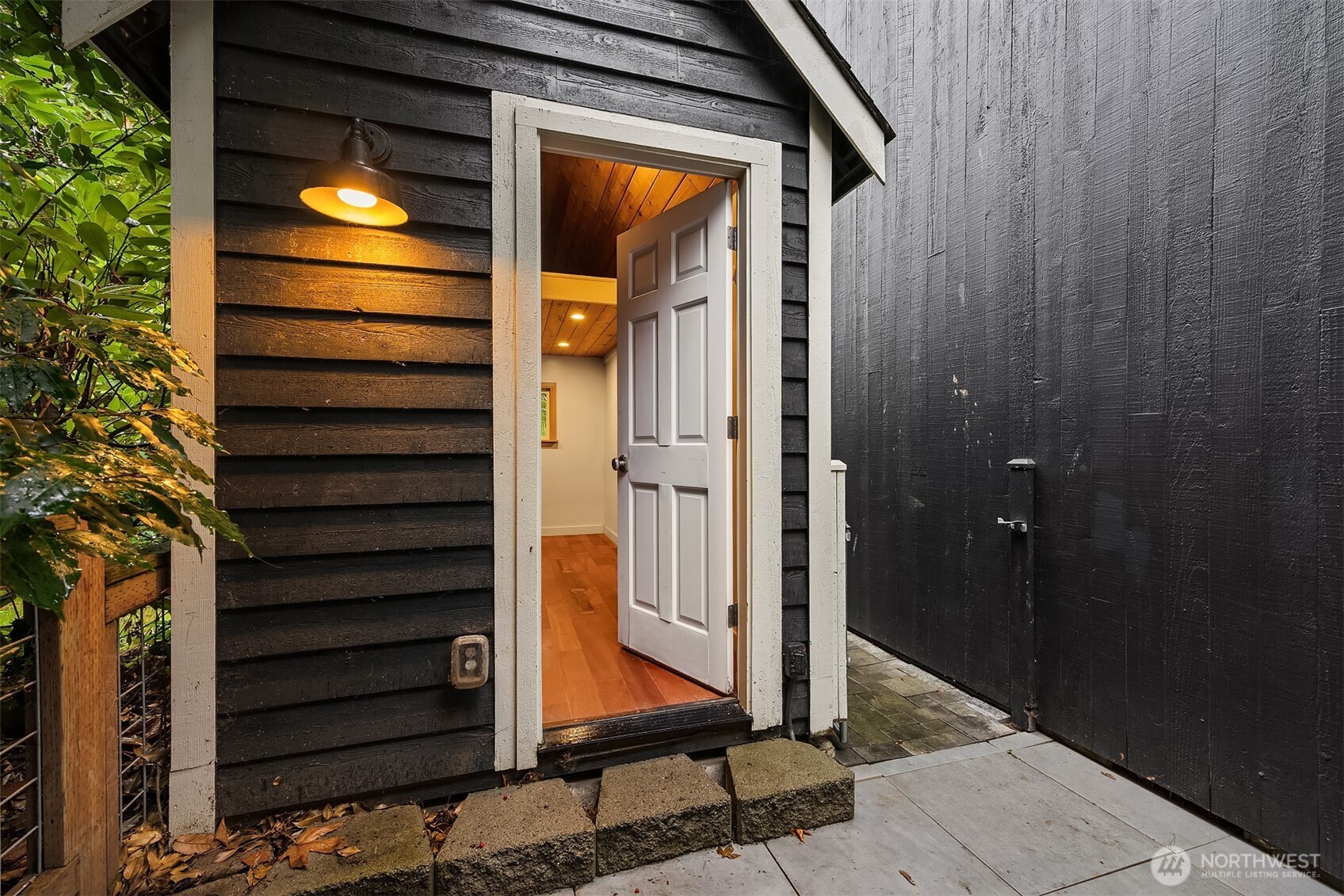1542 10th Place Property Photo 31
