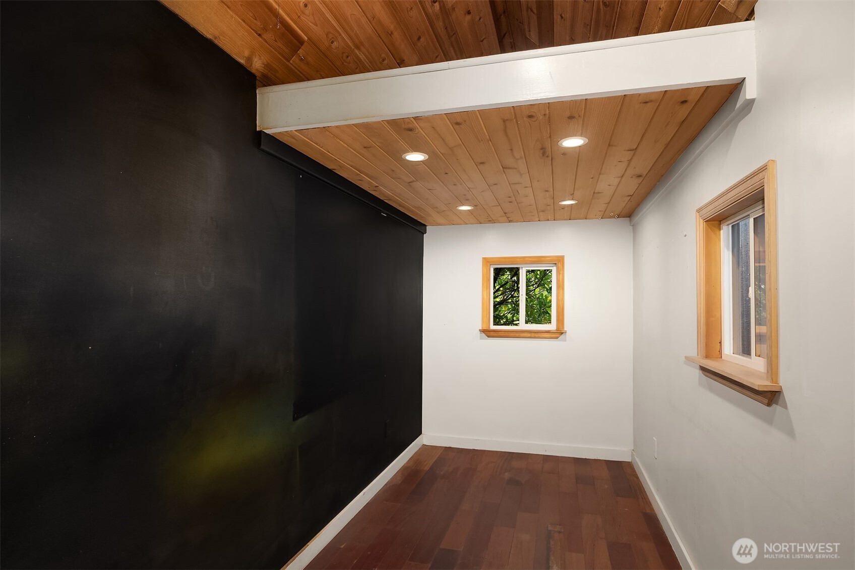 1542 10th Place Property Photo 32