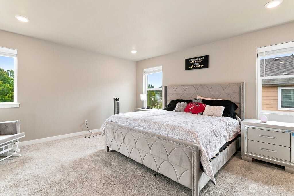 939 Vine Maple Street Property Photo 13