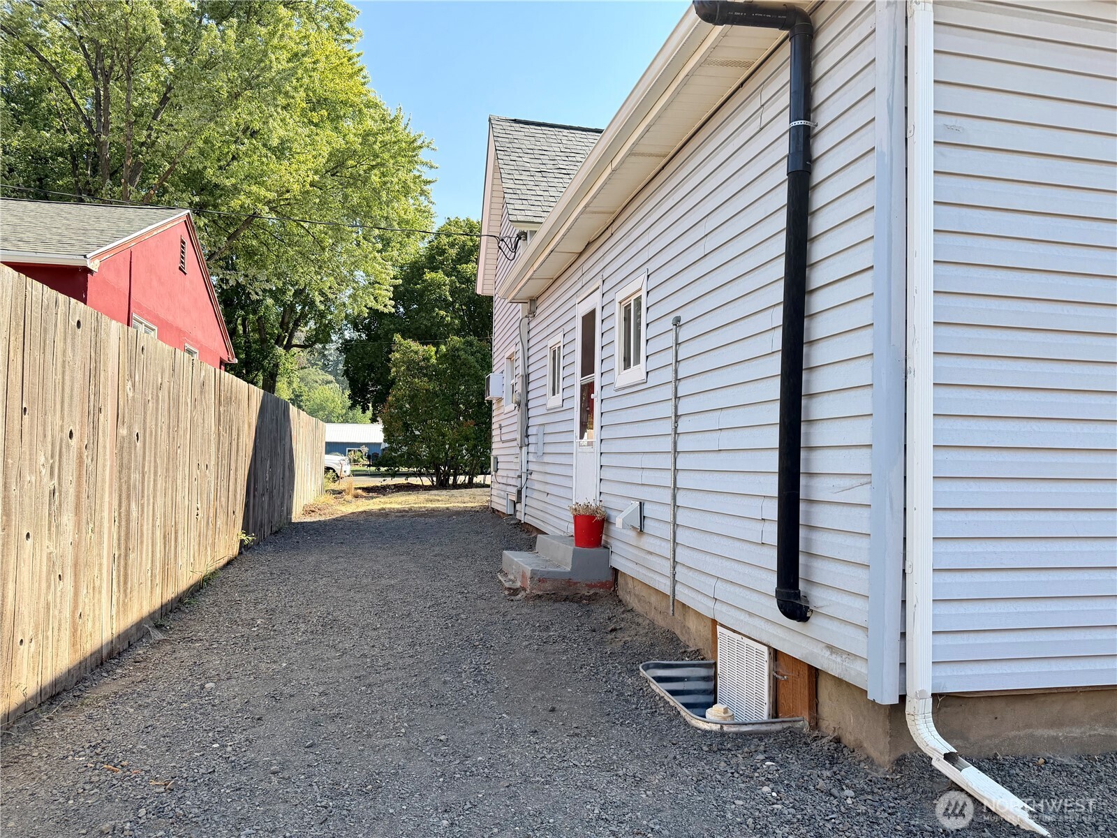 414 S 4th St. Property Photo 19