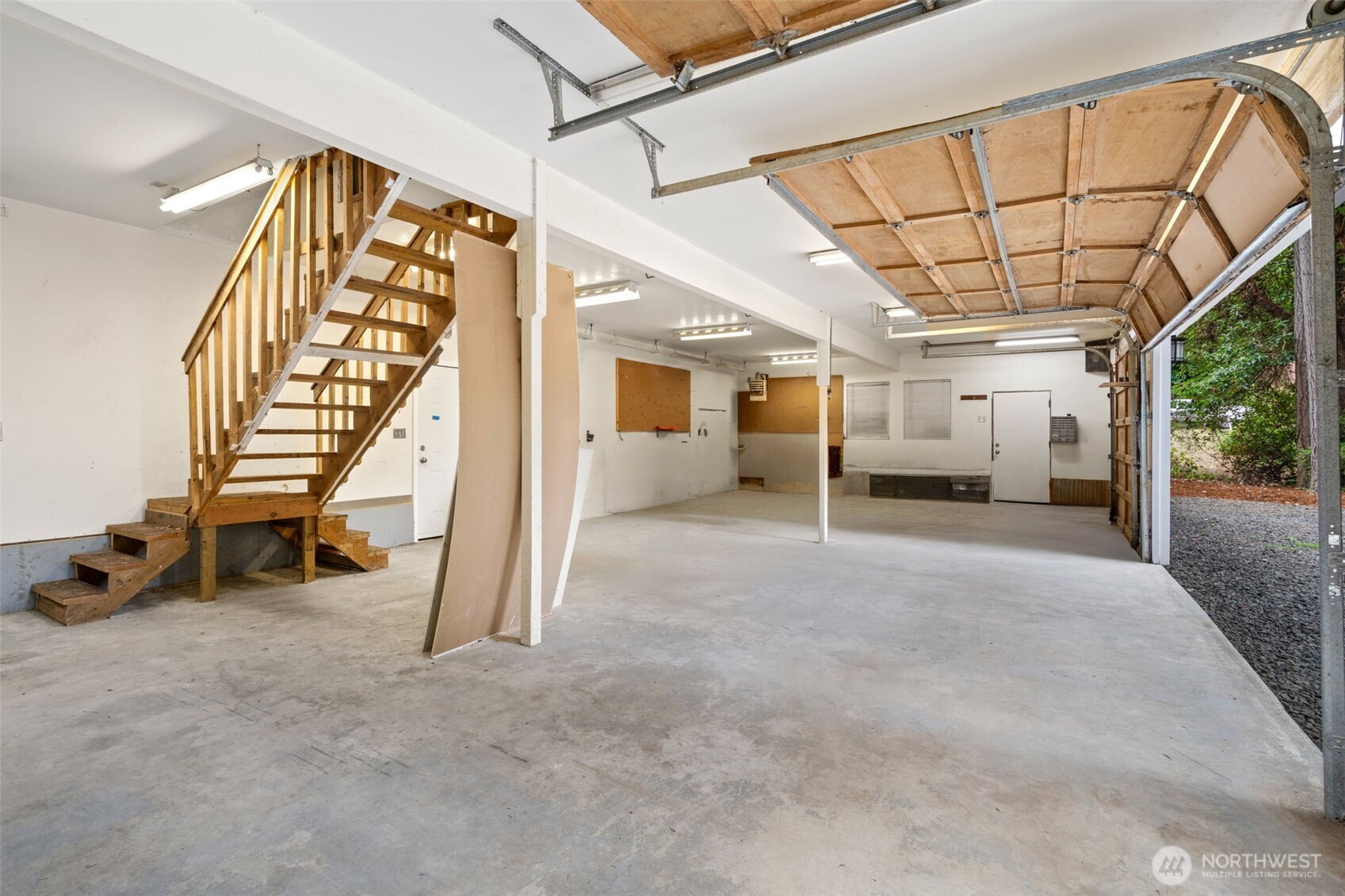 4808 E La Salle Street Property Photo 5
