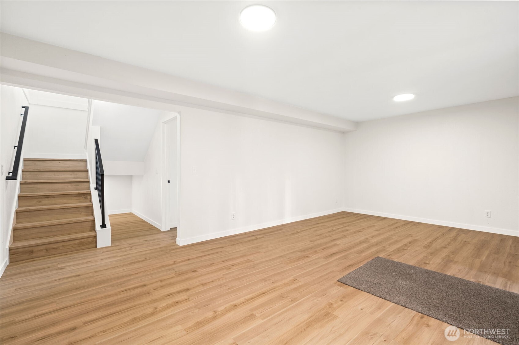 4808 E La Salle Street Property Photo 9