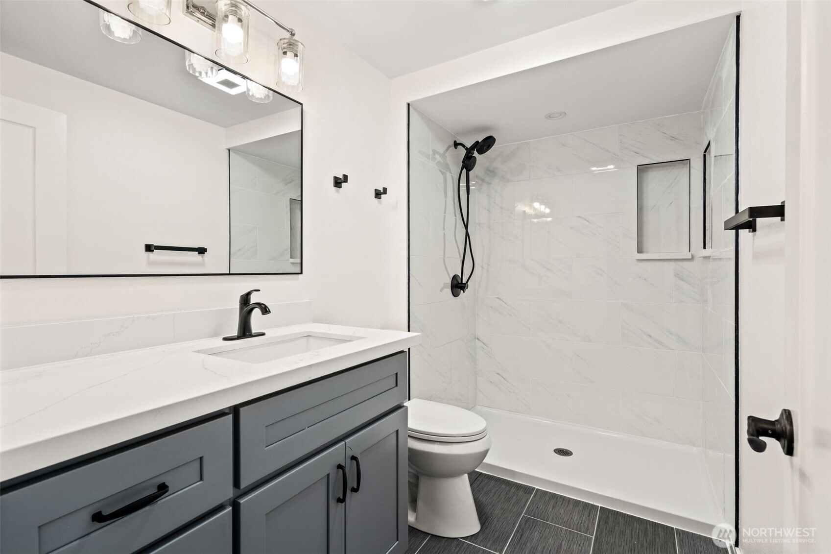 4808 E La Salle Street Property Photo 12