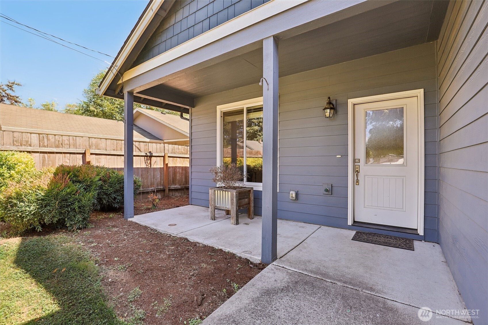 640 Se Sumner Street Property Photo 4