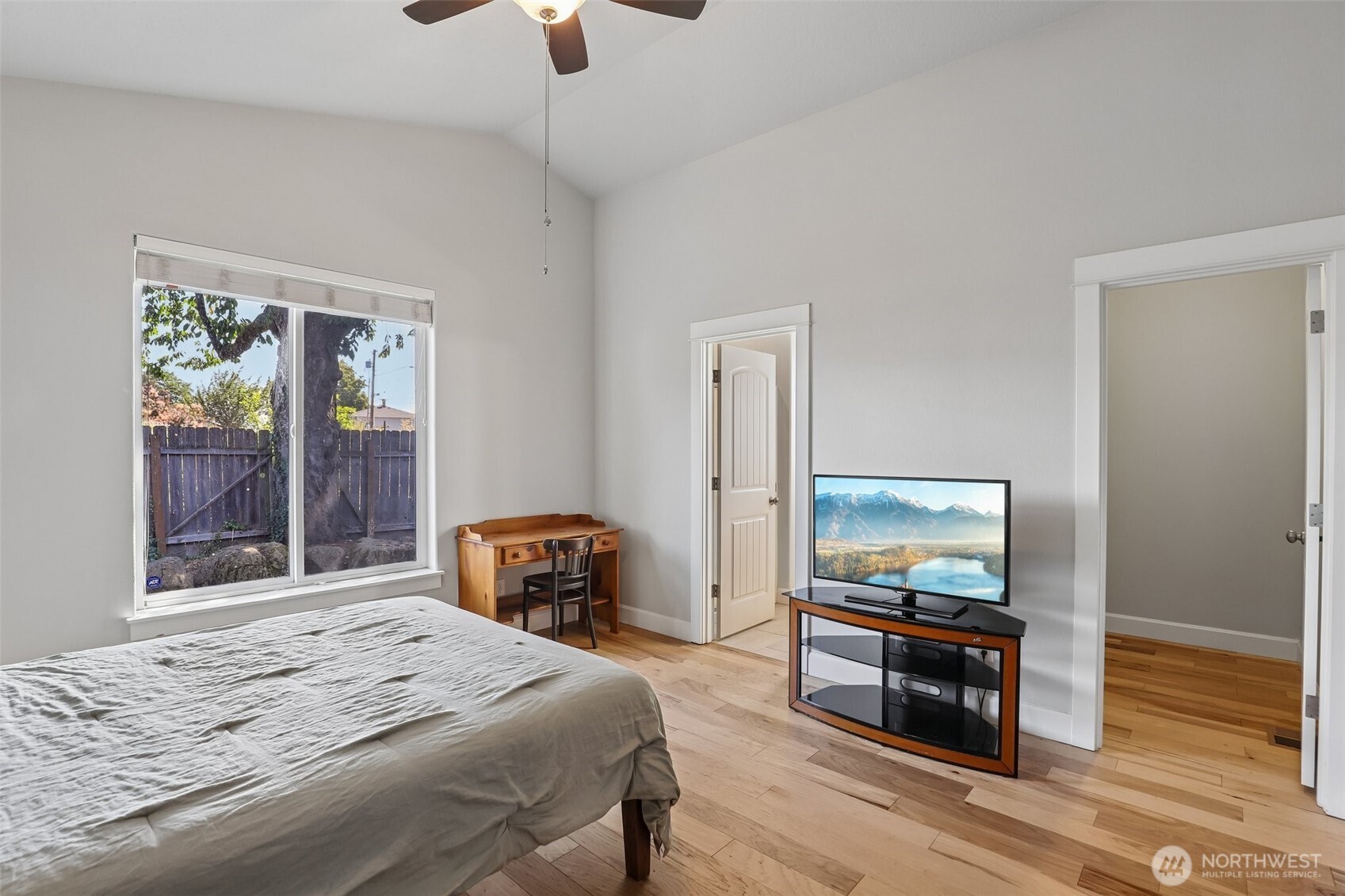 640 Se Sumner Street Property Photo 15