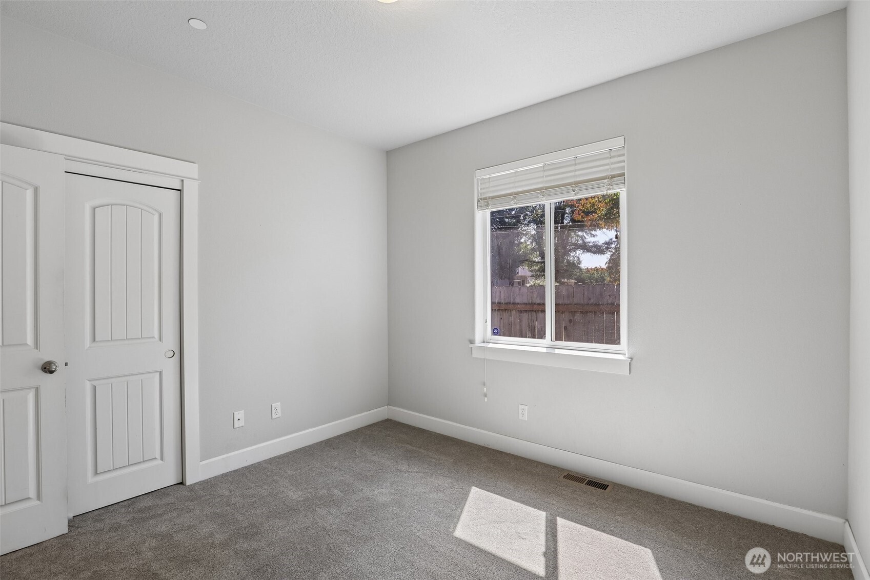 640 Se Sumner Street Property Photo 25