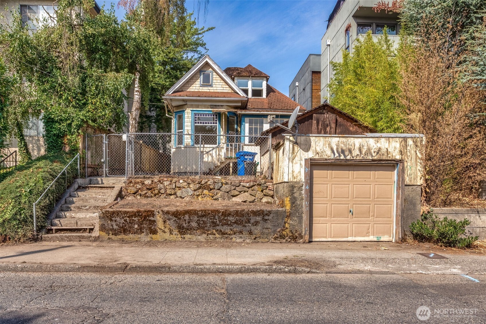 1525 14th Avenue Property Photo 1