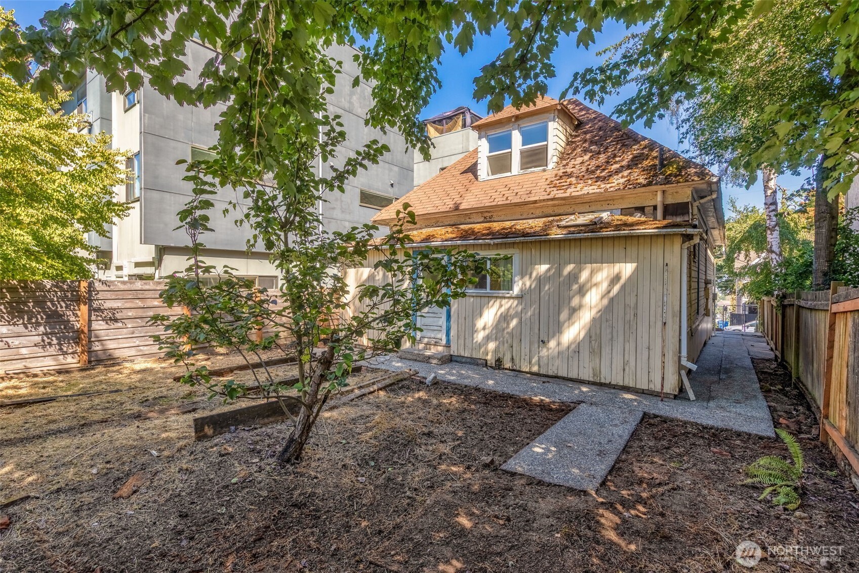 1525 14th Avenue Property Photo 13