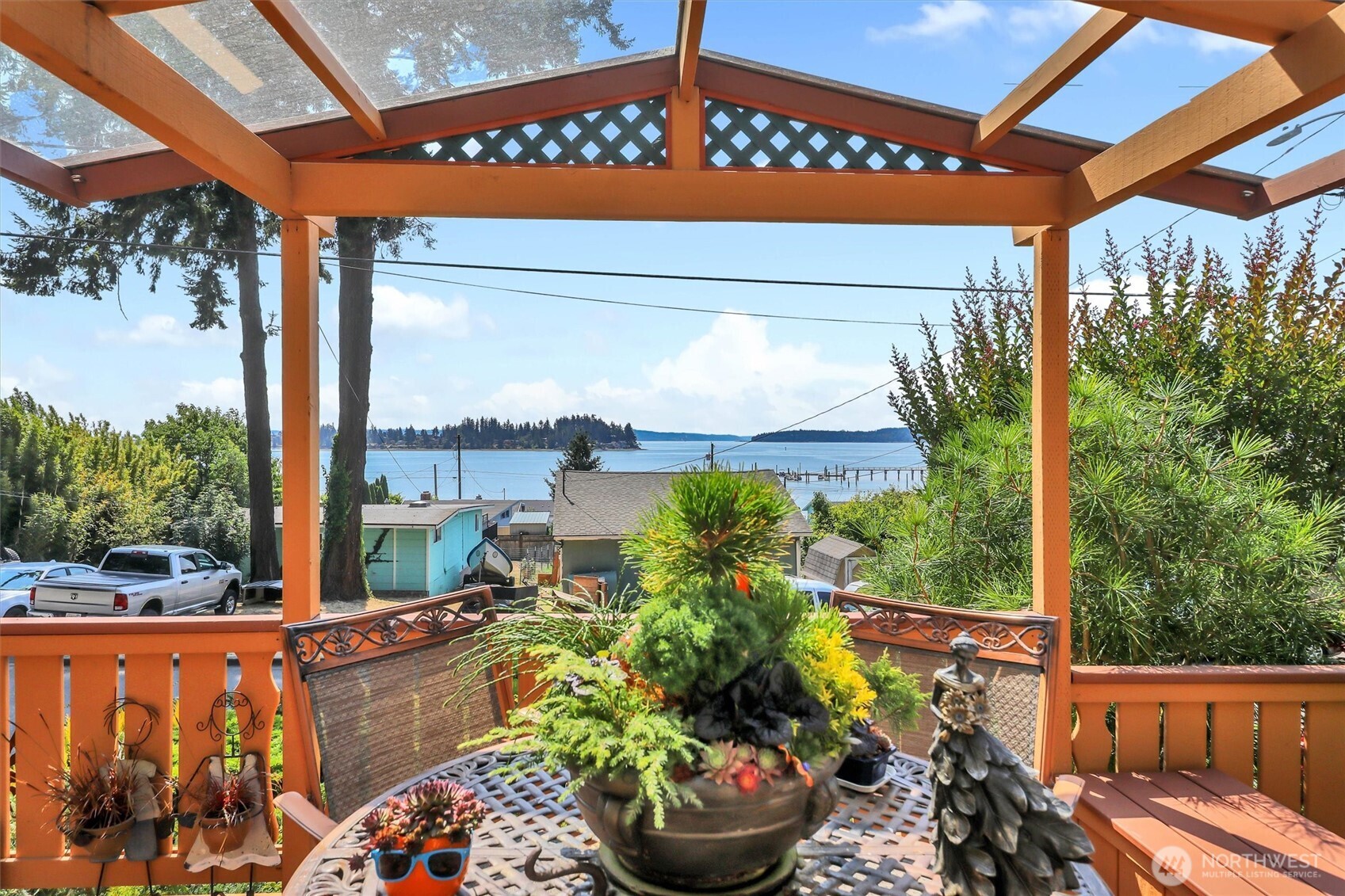 4303 77th Place Property Photo 4