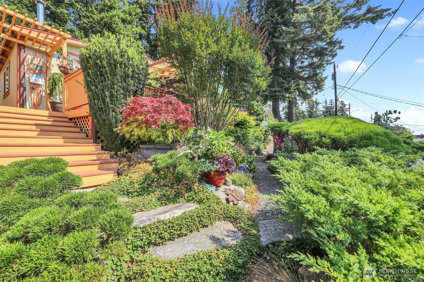 4303 77th Place Property Photo 6