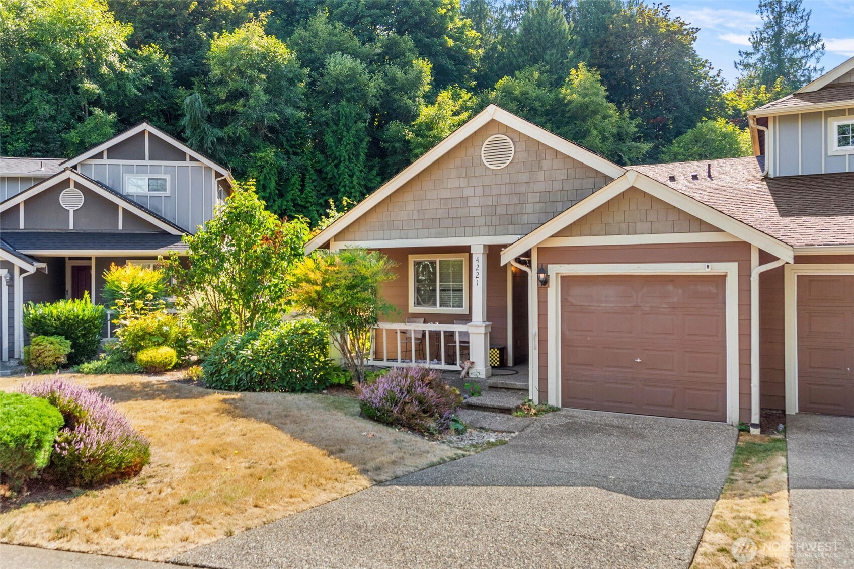4221 Roxanna Loop Property Photo 1