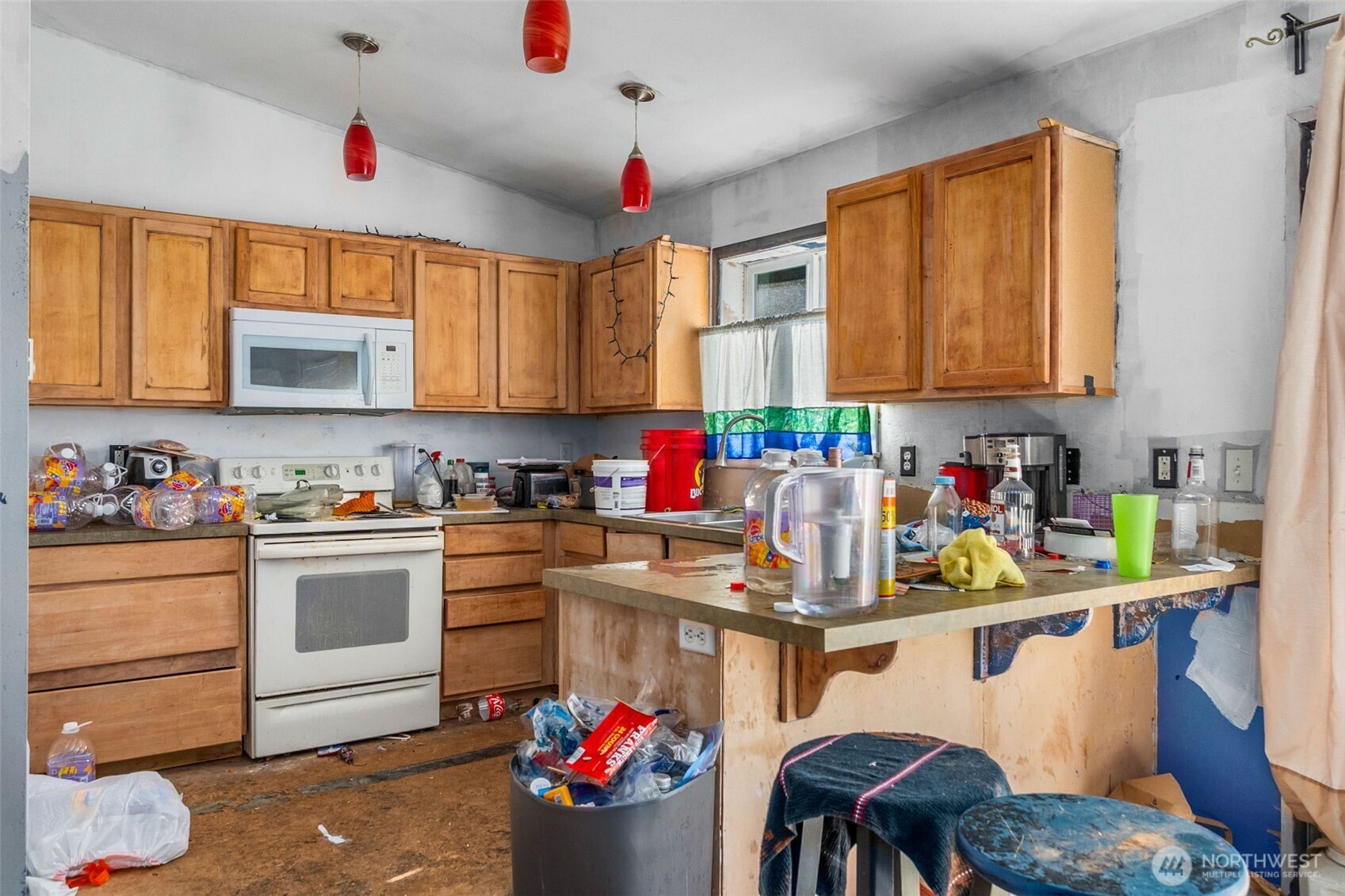 4221 Roxanna Loop Property Photo 10