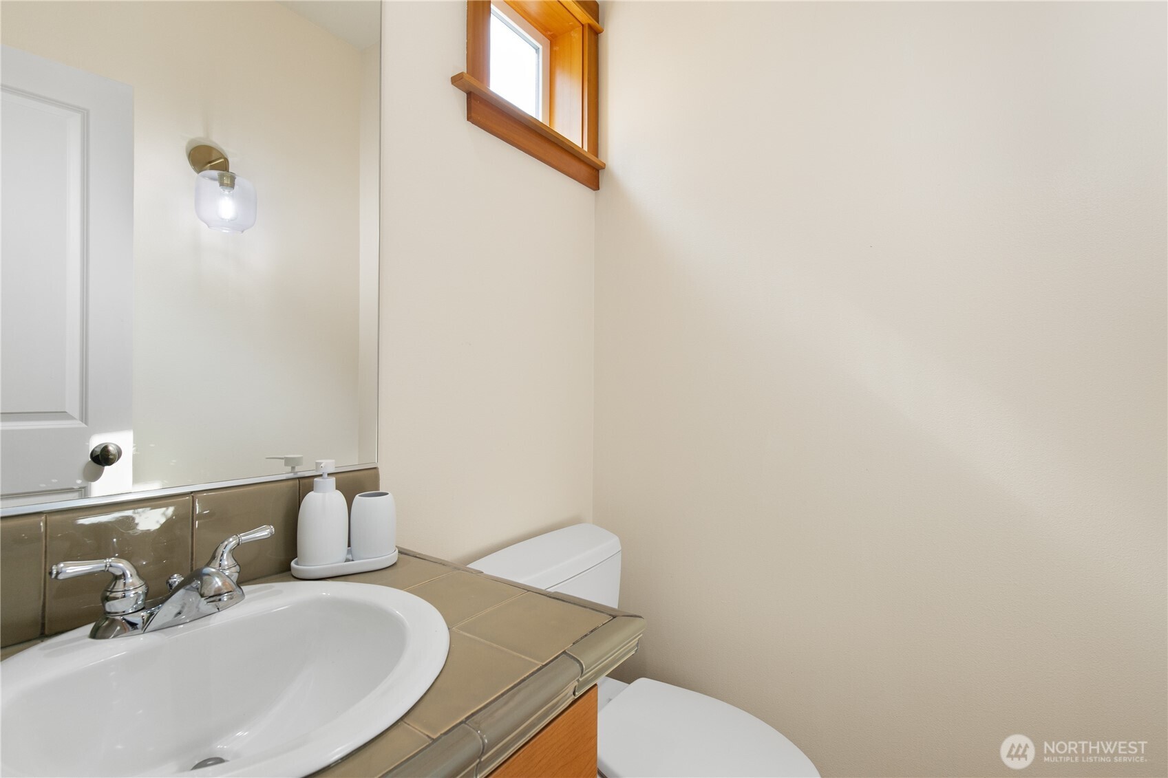 1939 10th Avenue B Property Photo 8