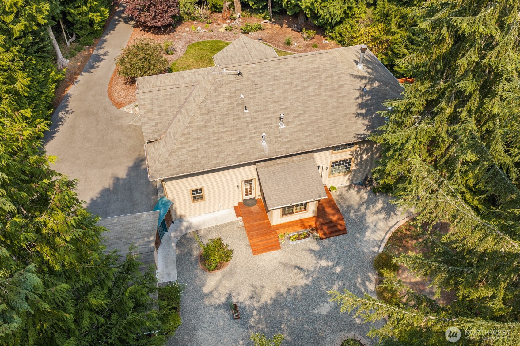 303 Buck Loop Road Property Photo 4