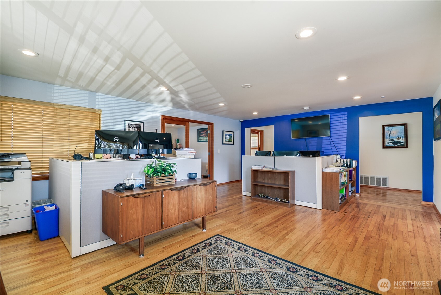 8021 State Avenue Property Photo 5