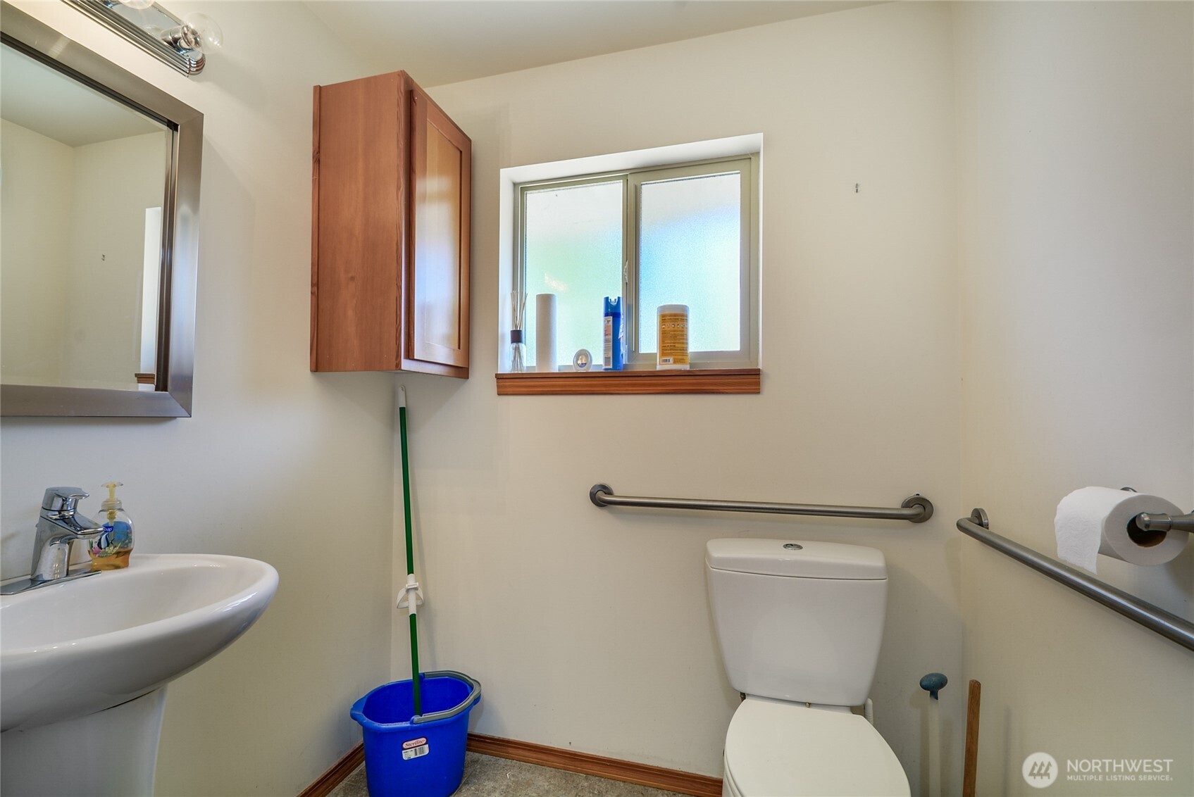 8021 State Avenue Property Photo 12