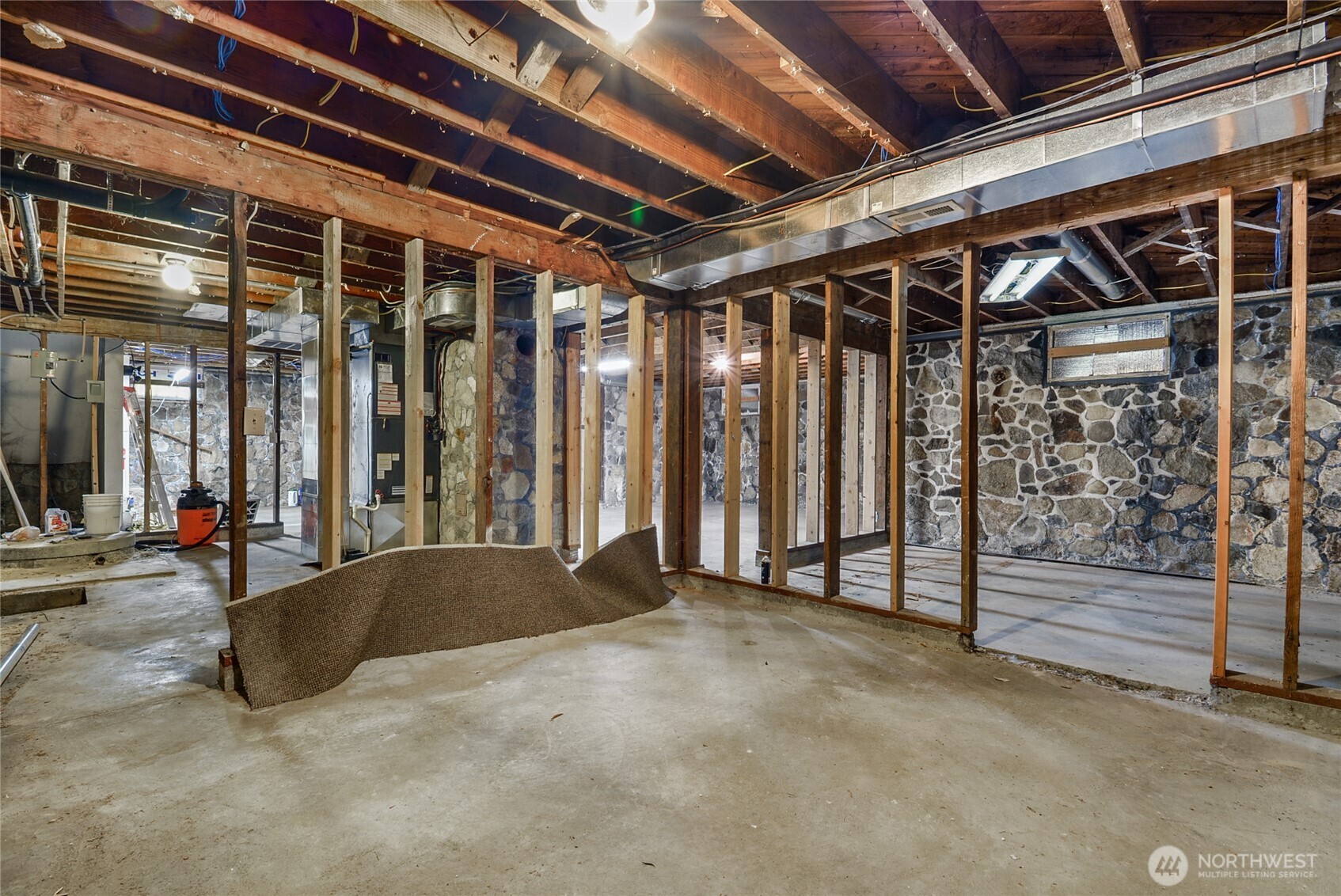 8021 State Avenue Property Photo 15