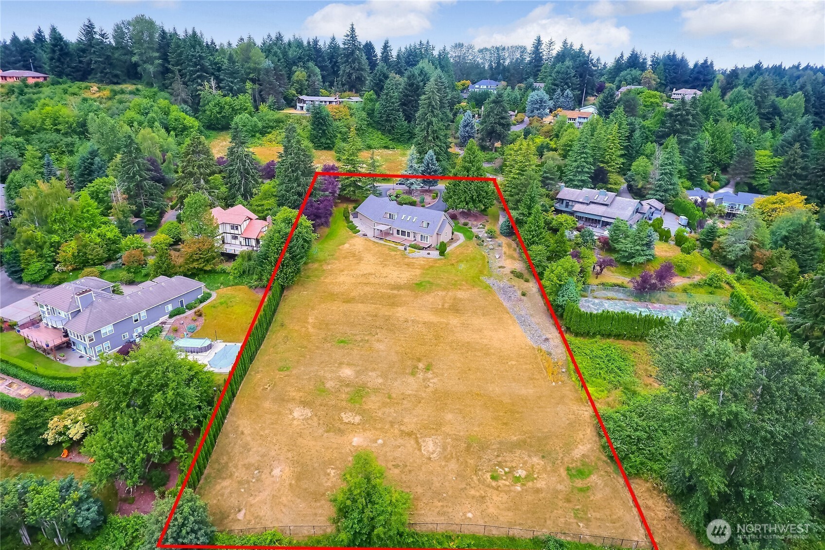 14801 136th Avenue Property Photo 3