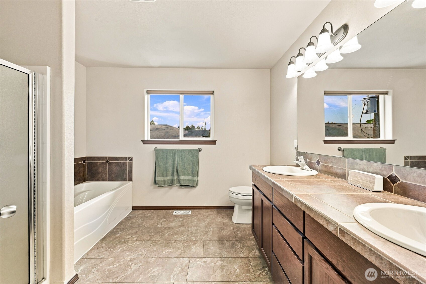 1011 94th Drive Property Photo 12