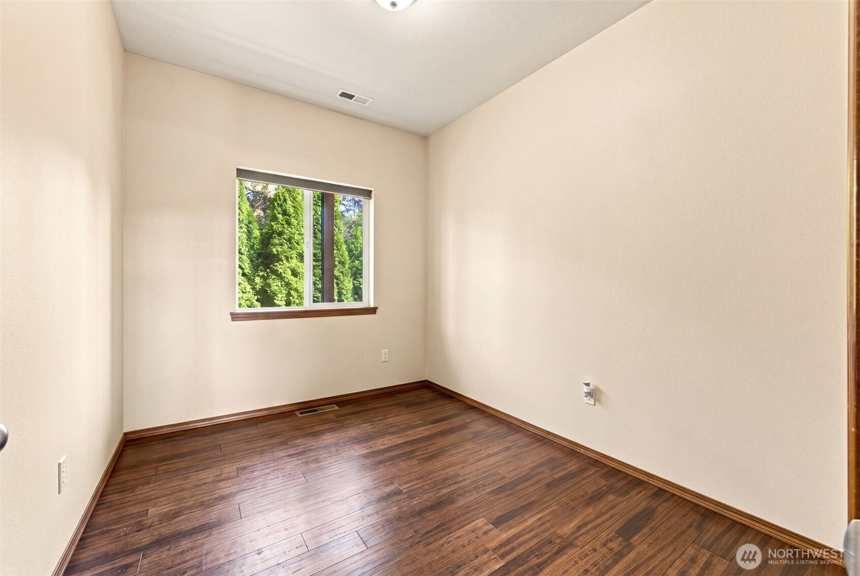 1011 94th Drive Property Photo 15