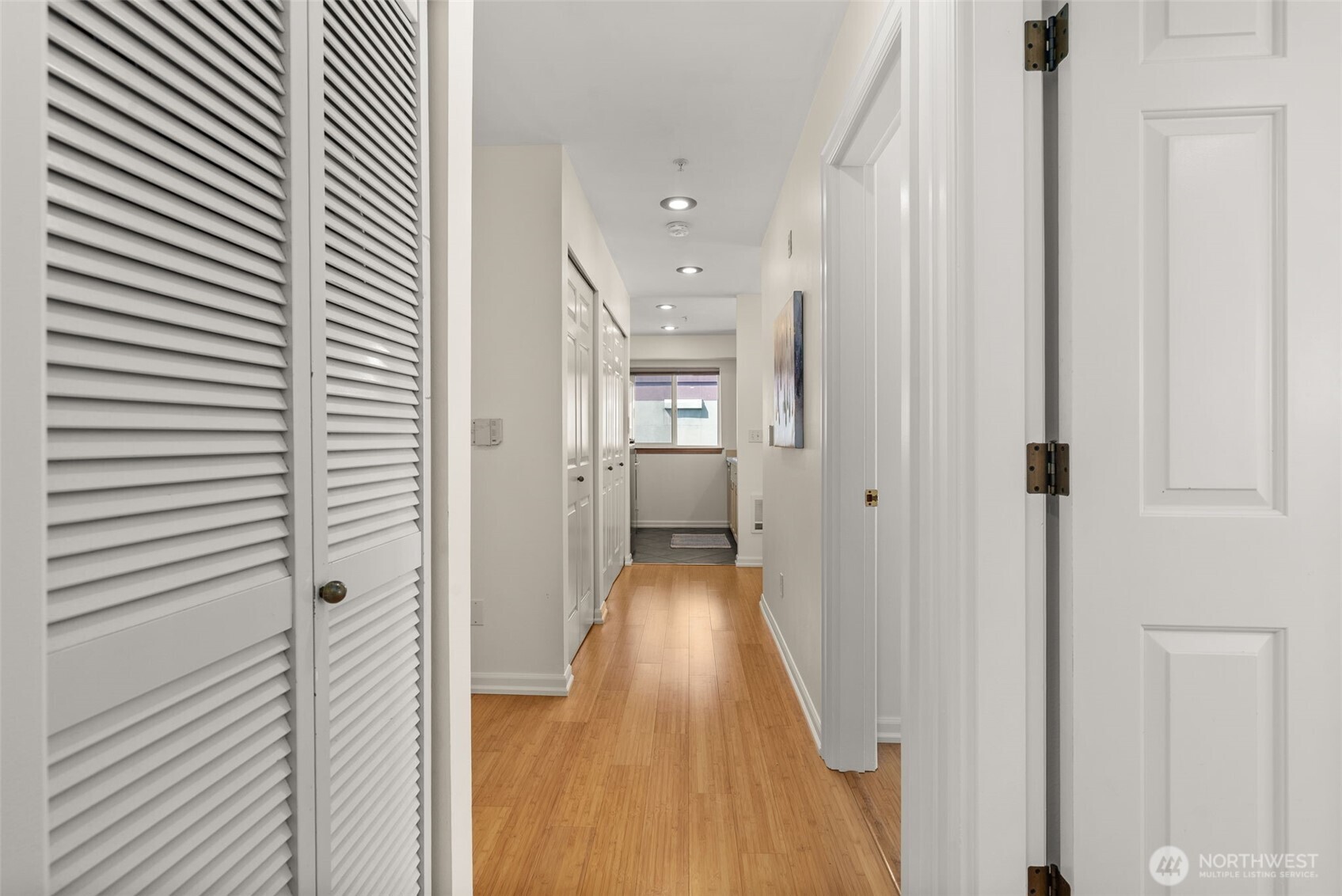 712 E Denny Way 501 Property Photo 6