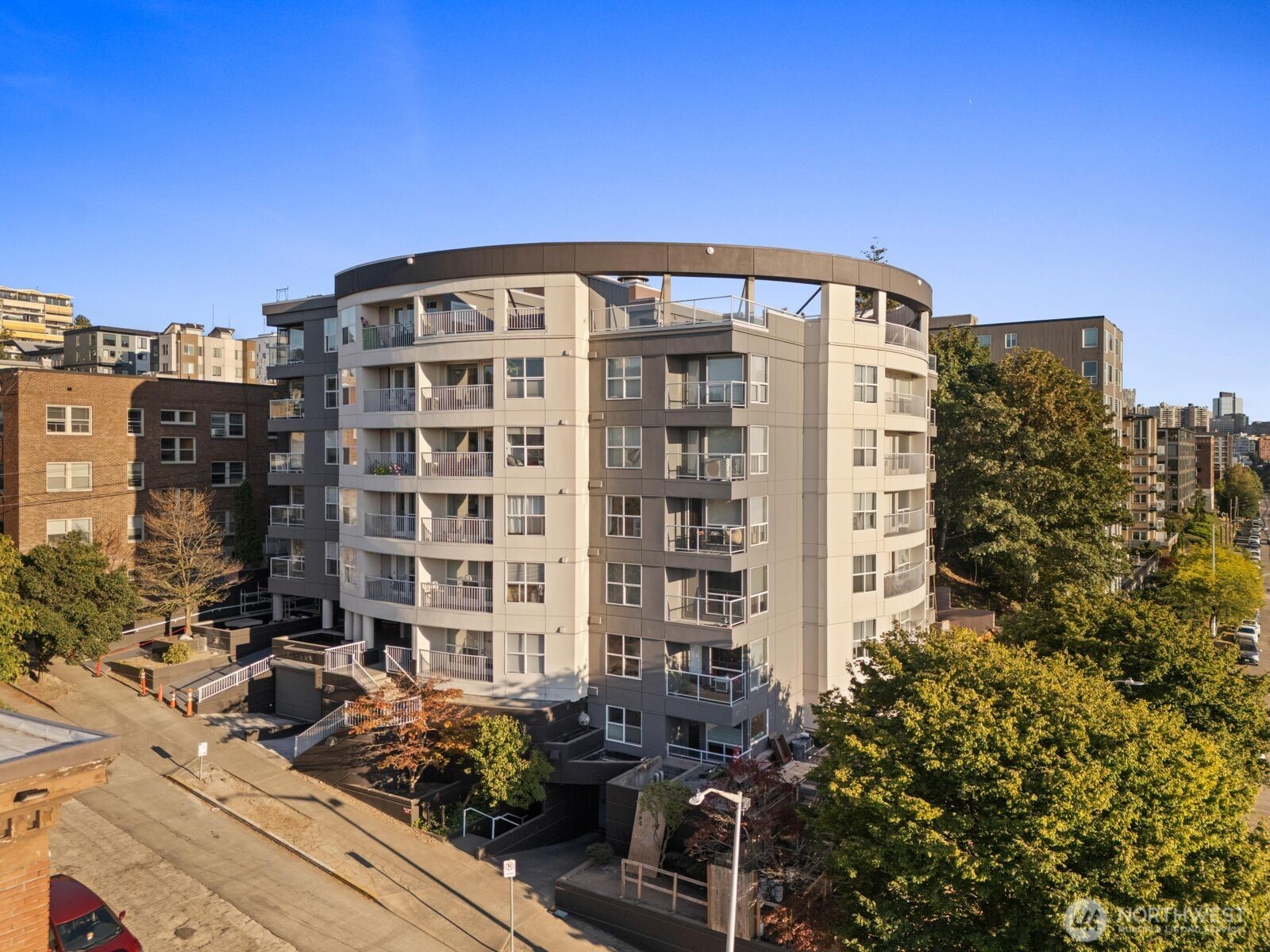530 Melrose Avenue 507 Property Photo 1