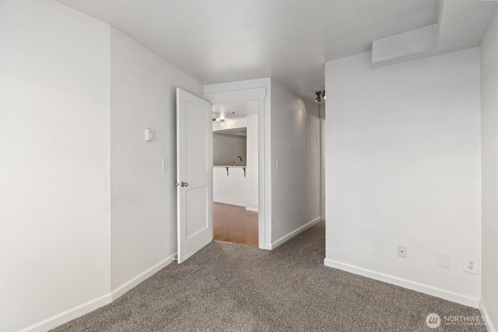 530 Melrose Avenue 507 Property Photo 17