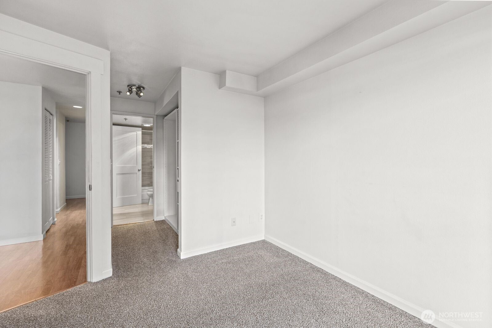 530 Melrose Avenue 507 Property Photo 18