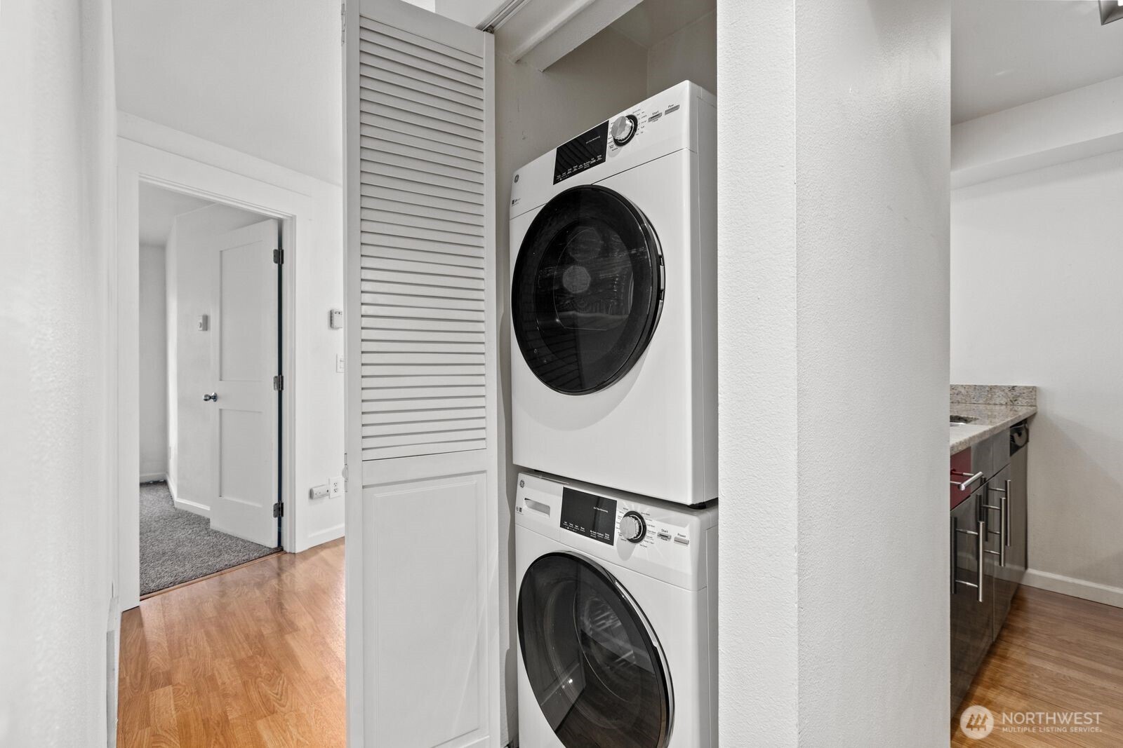 530 Melrose Avenue 507 Property Photo 23