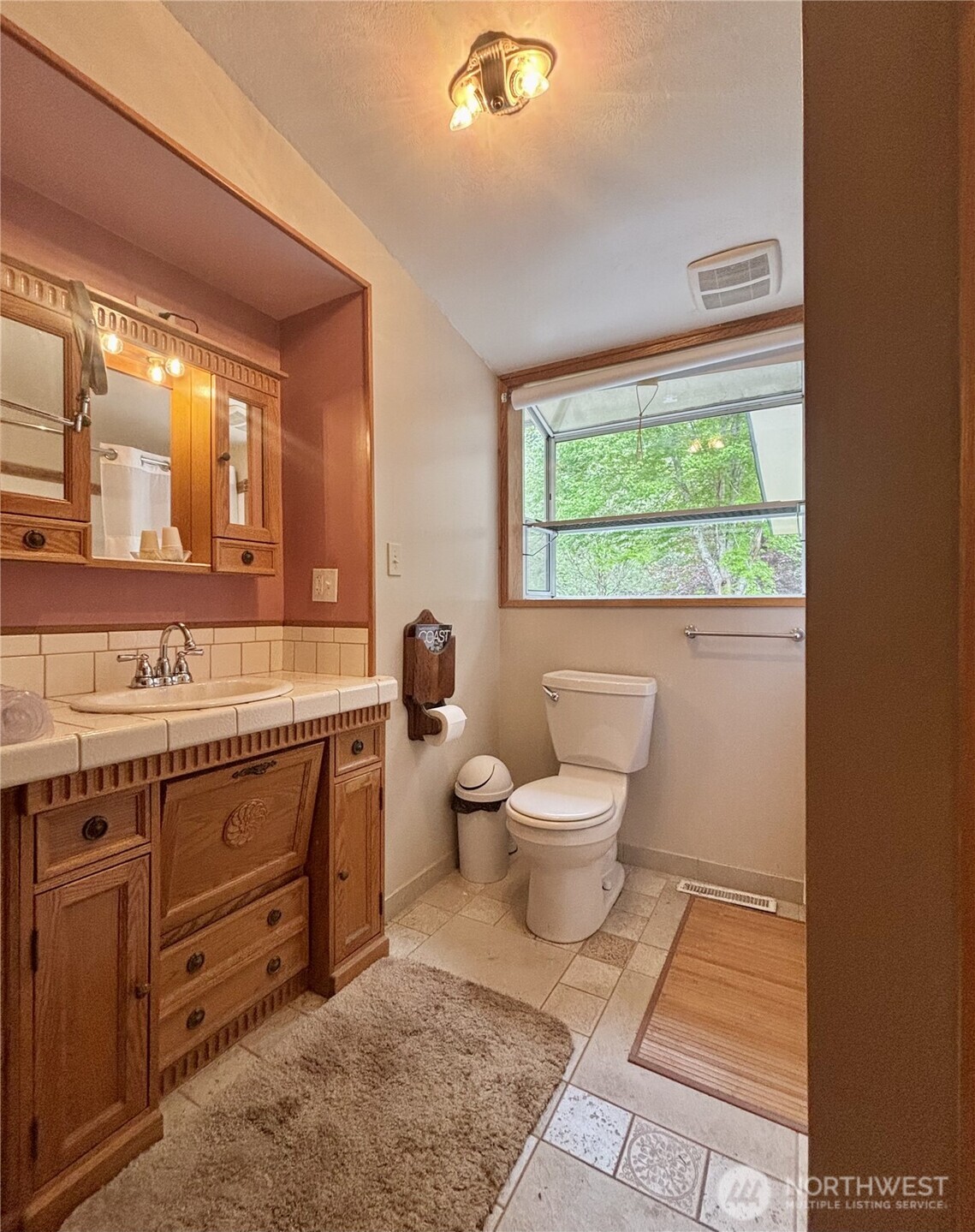20 James Drive Property Photo 6